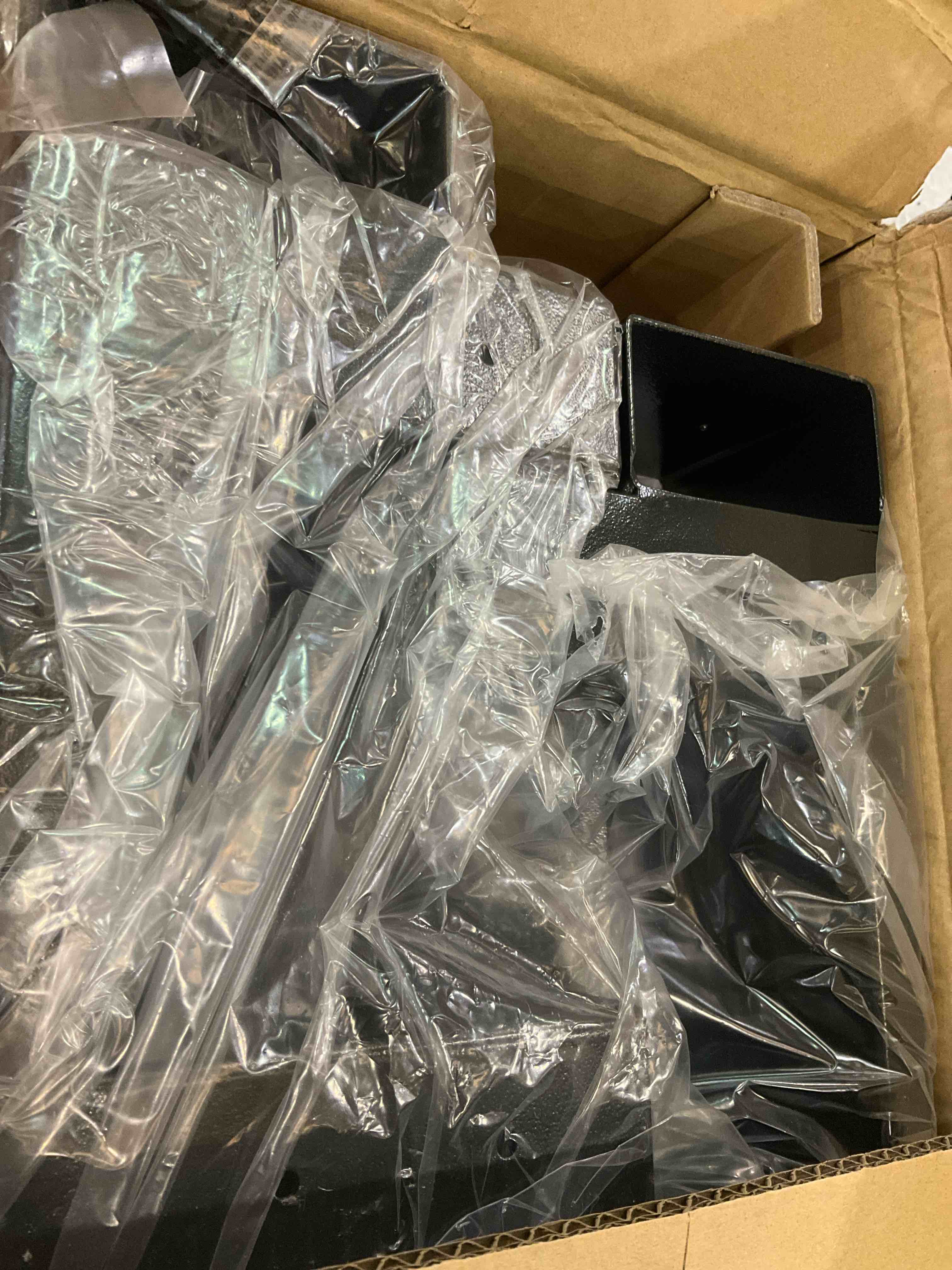 https://s3.amazonaws.com/lotting-images-prod/BargainHunt/EXS01085922_1708354658398.jpeg