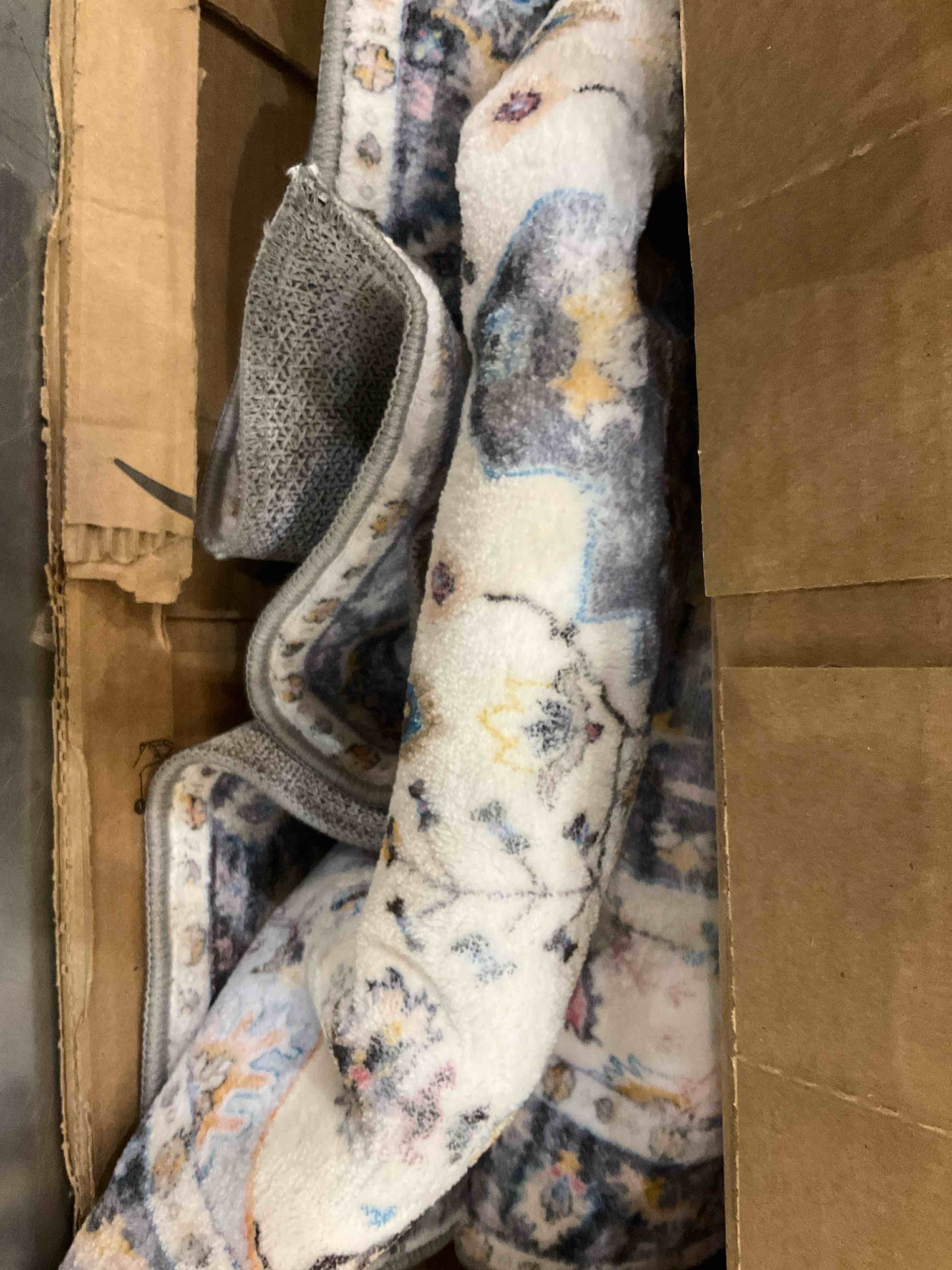 https://s3.amazonaws.com/lotting-images-prod/BargainHunt/EXS01086098_1708459331590.jpeg
