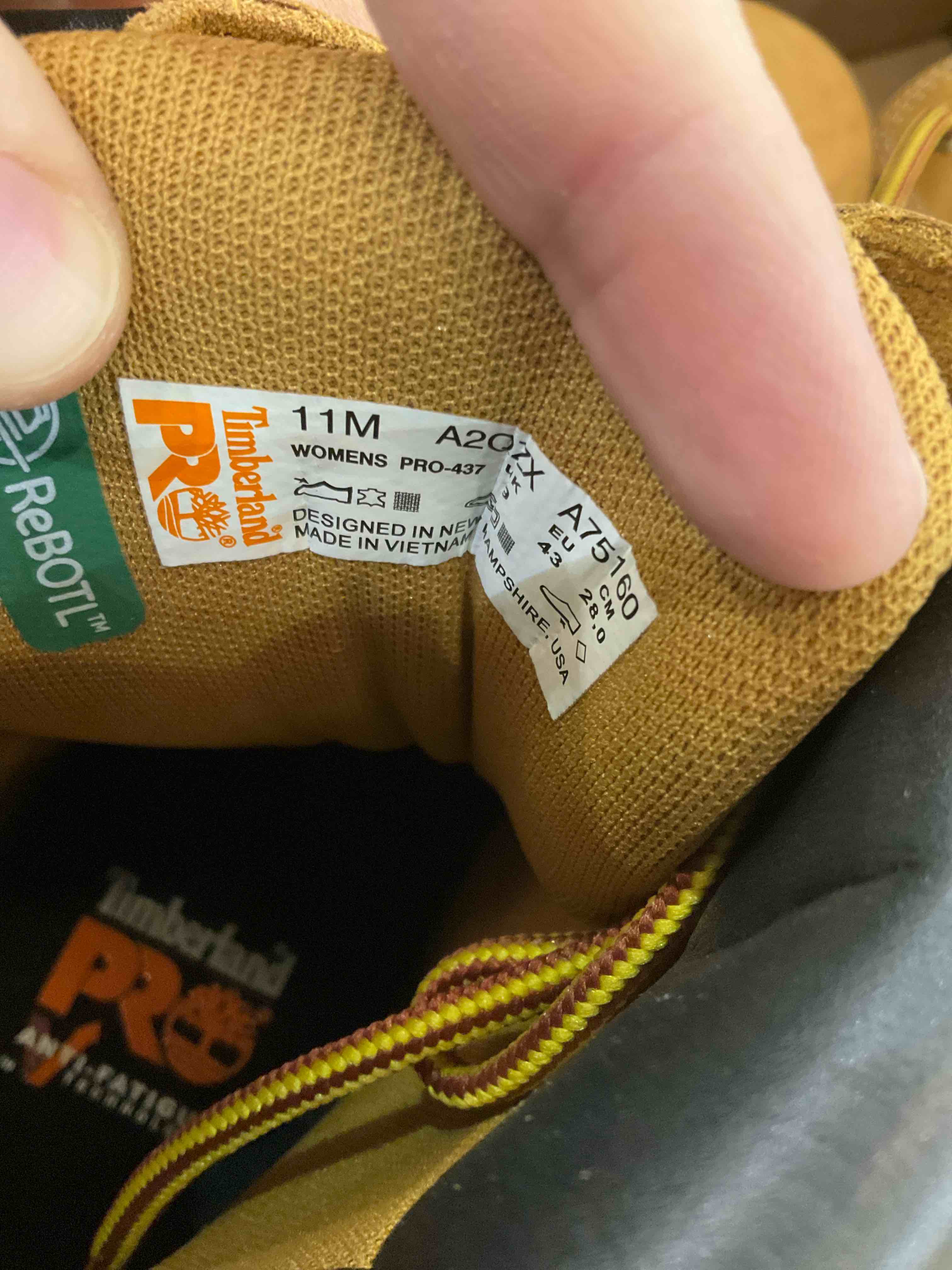 https://s3.amazonaws.com/lotting-images-prod/BargainHunt/EXS01086147_1708532415755.jpeg