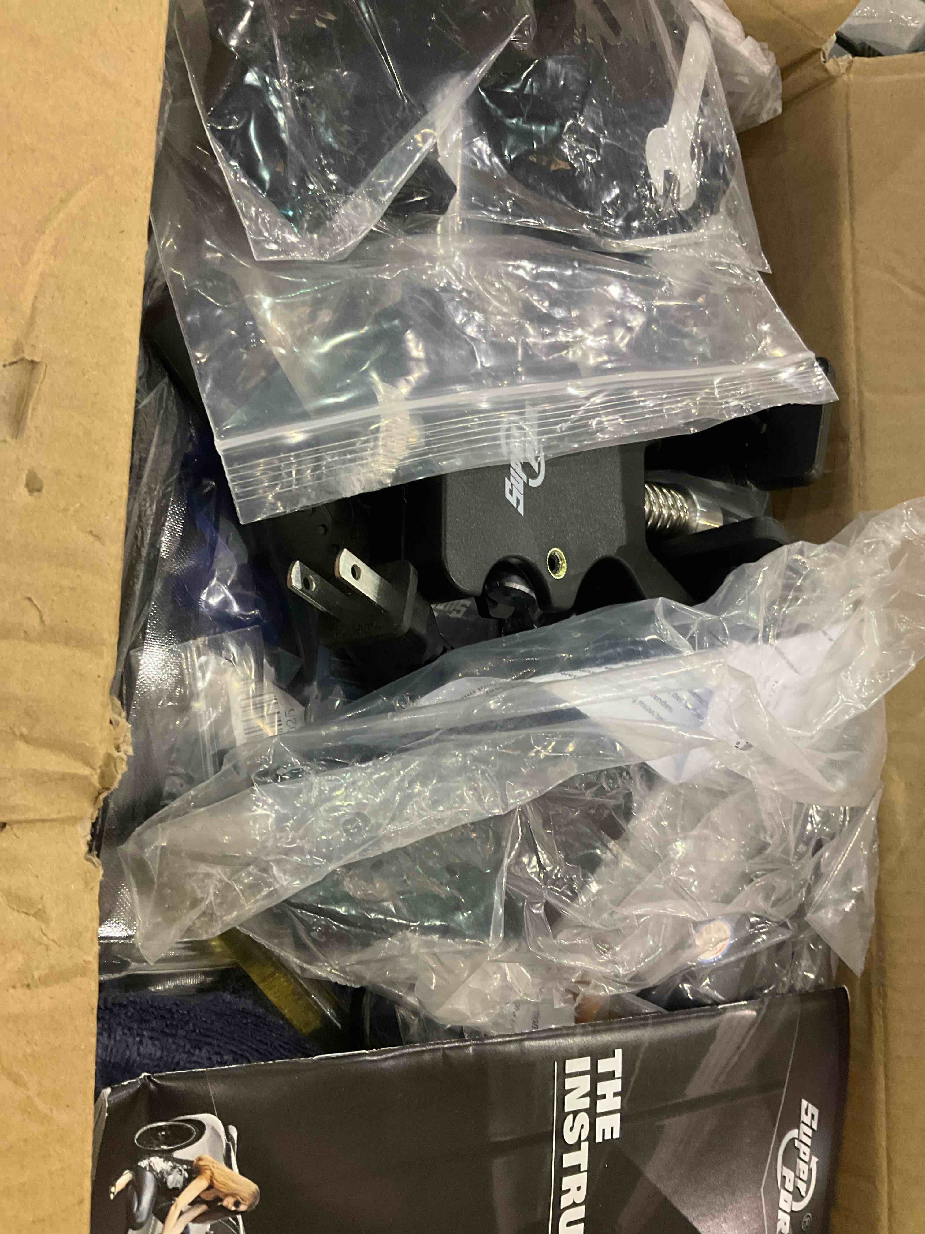 https://s3.amazonaws.com/lotting-images-prod/BargainHunt/EXS01086261_1708953742482.jpeg
