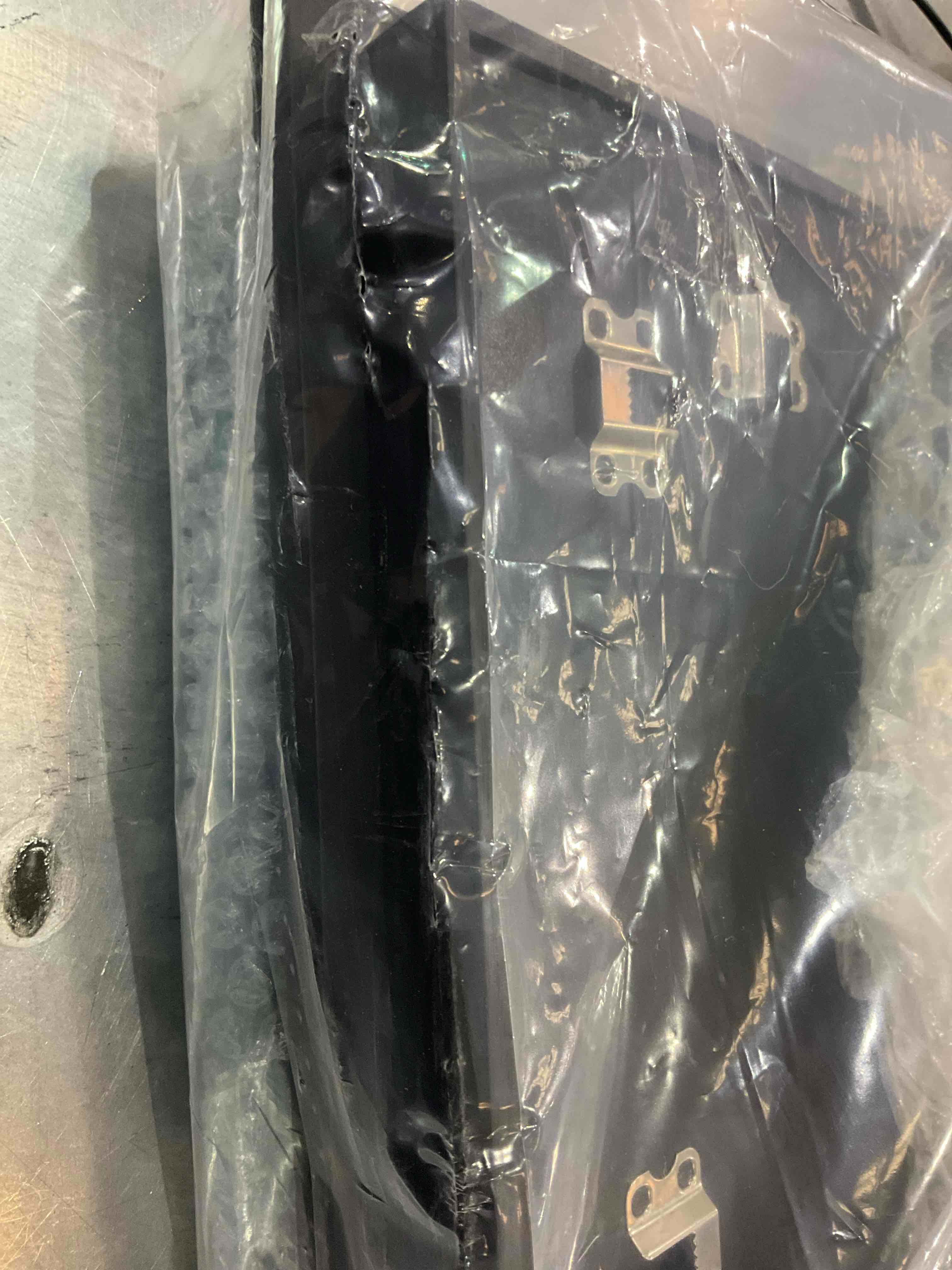 https://s3.amazonaws.com/lotting-images-prod/BargainHunt/EXS01086432_1709052060742.jpeg