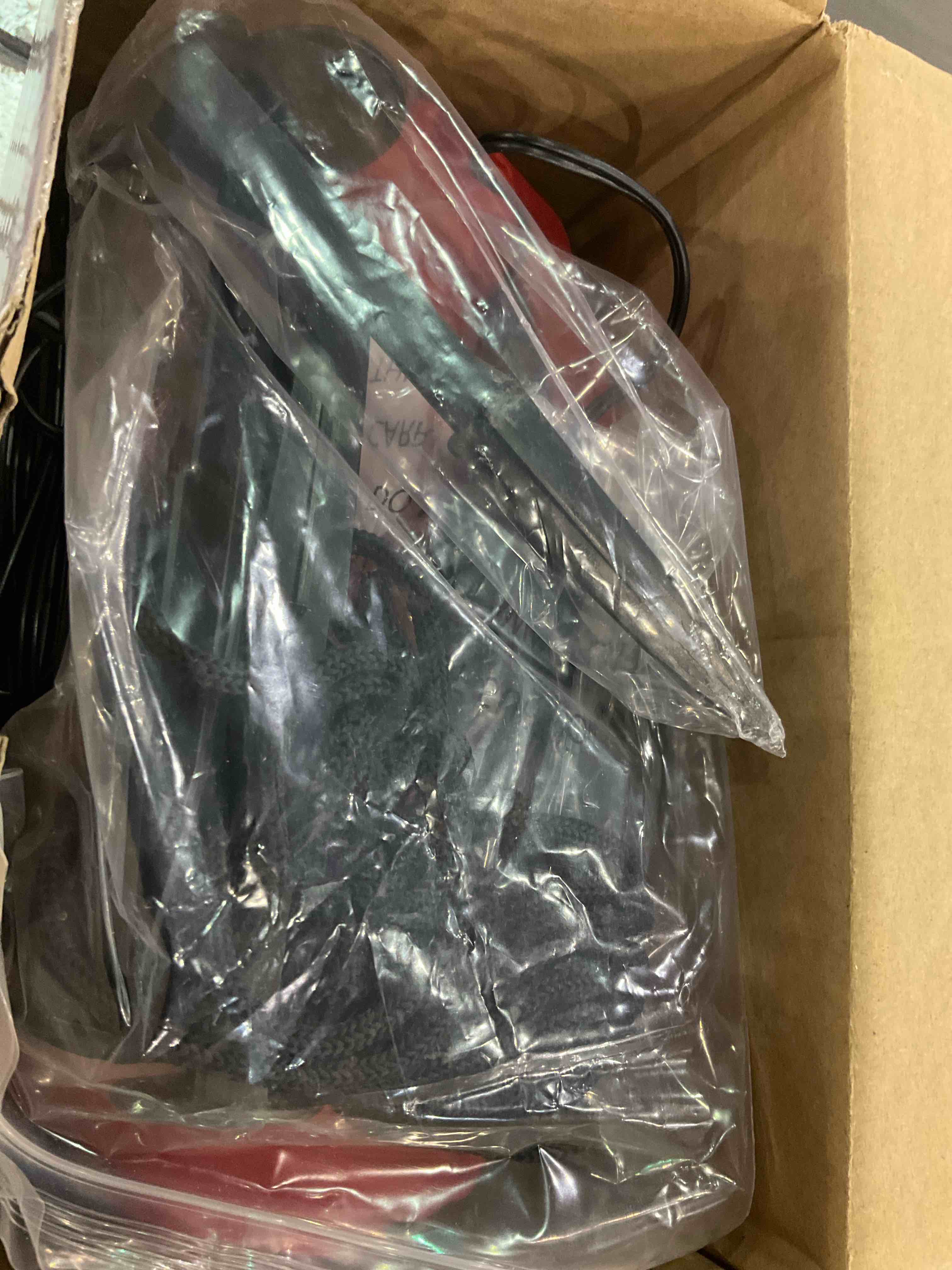 https://s3.amazonaws.com/lotting-images-prod/BargainHunt/EXS01086468_1709124830165.jpeg