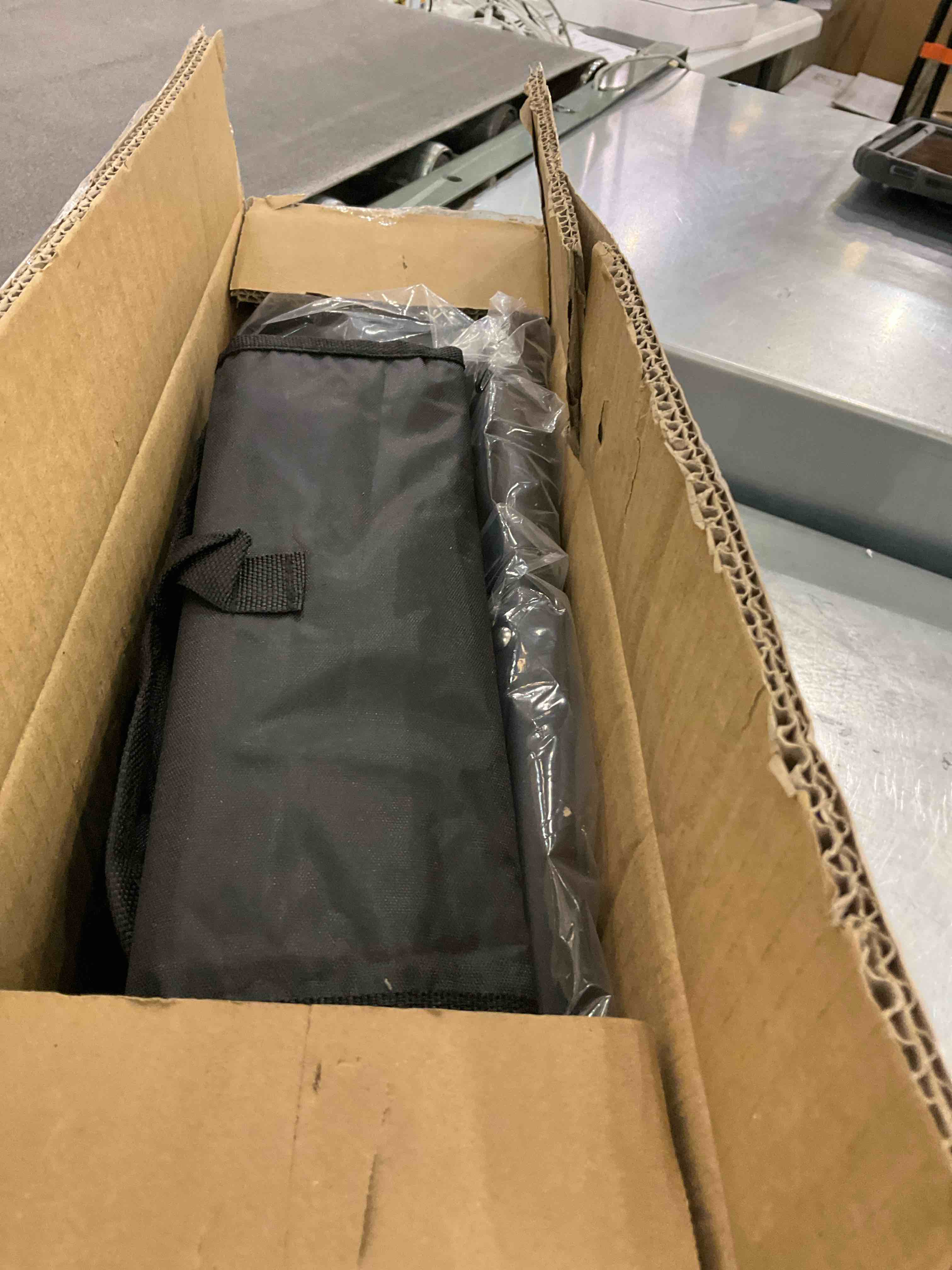 https://s3.amazonaws.com/lotting-images-prod/BargainHunt/EXS01086718_1708101685902.jpeg