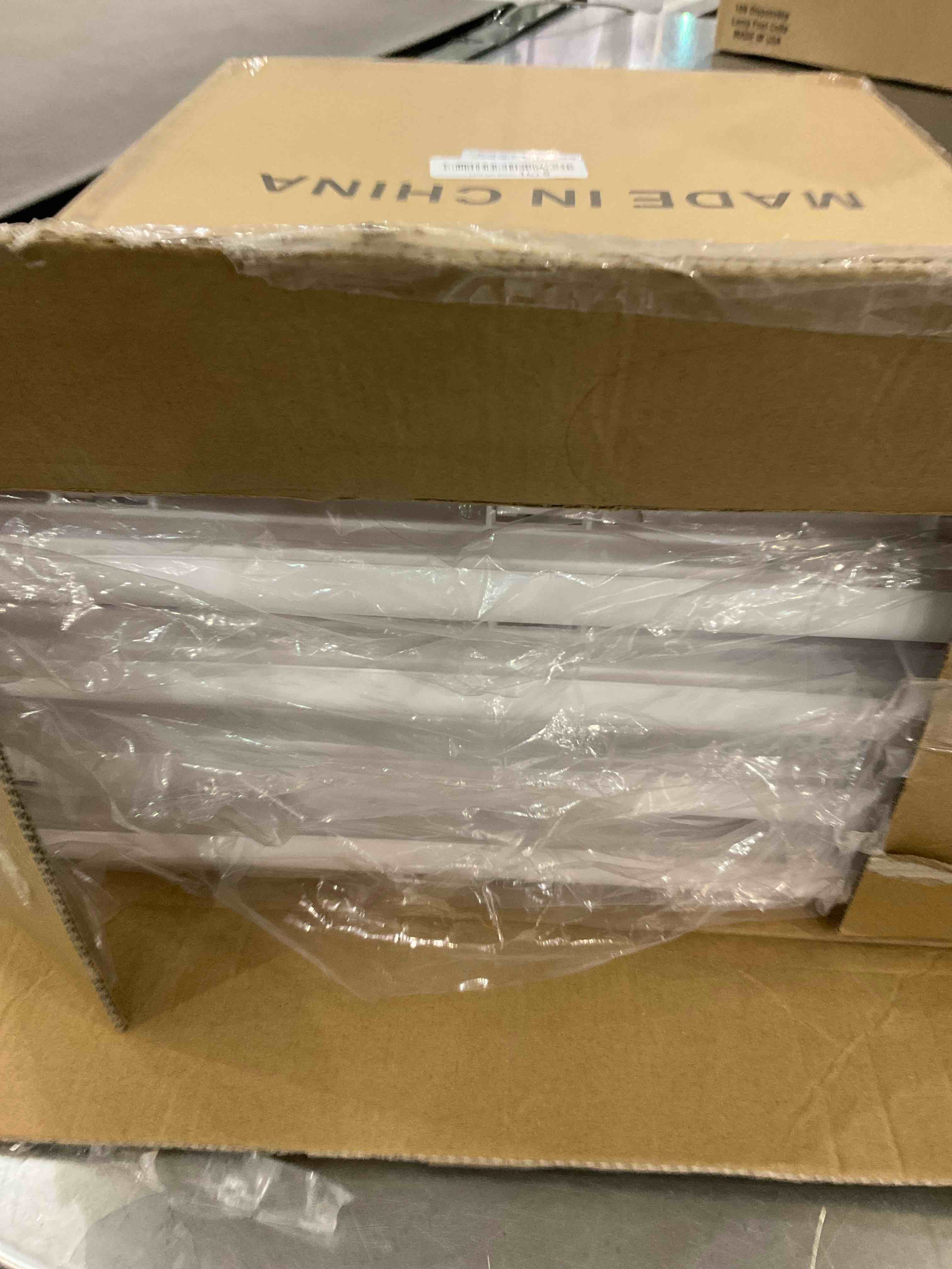 https://s3.amazonaws.com/lotting-images-prod/BargainHunt/EXS01086751_1708107586723.jpeg