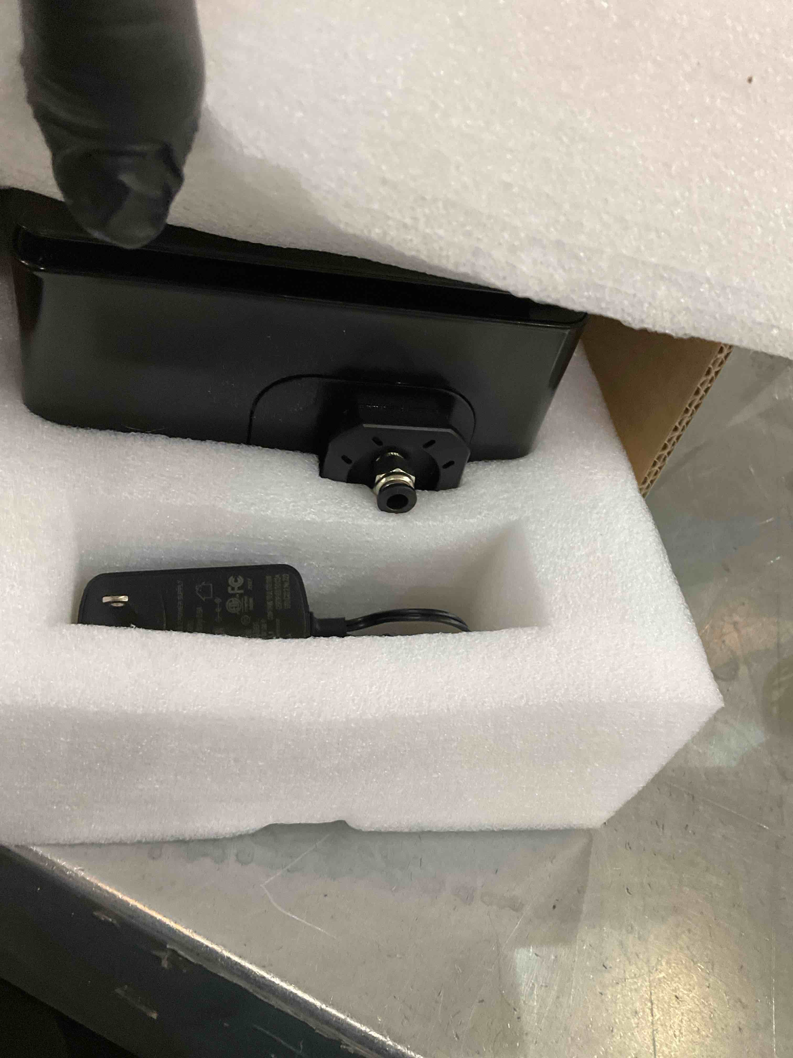 https://s3.amazonaws.com/lotting-images-prod/BargainHunt/EXS01086865_1708358738392.jpeg
