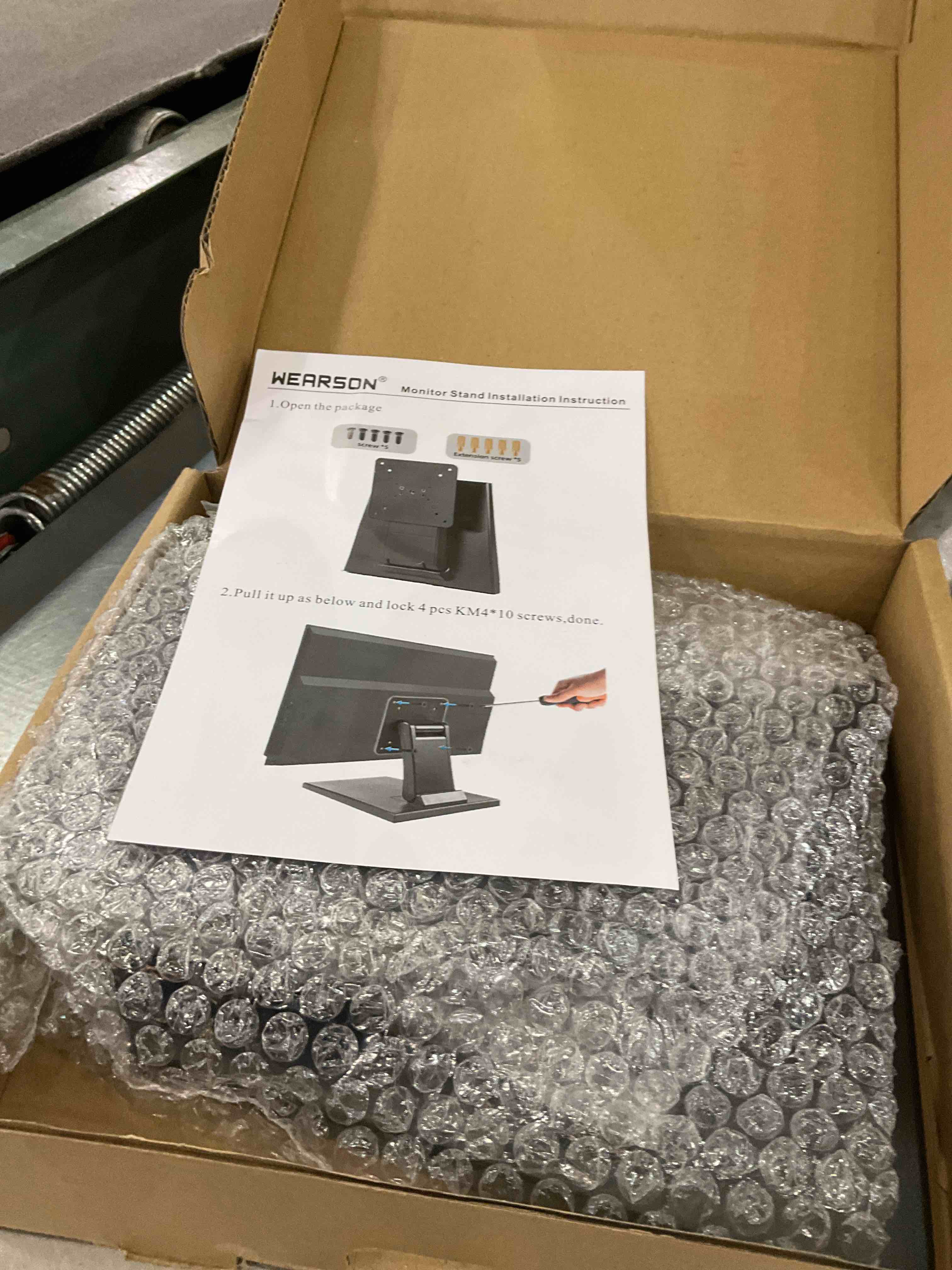 https://s3.amazonaws.com/lotting-images-prod/BargainHunt/EXS01086873_1708359317864.jpeg