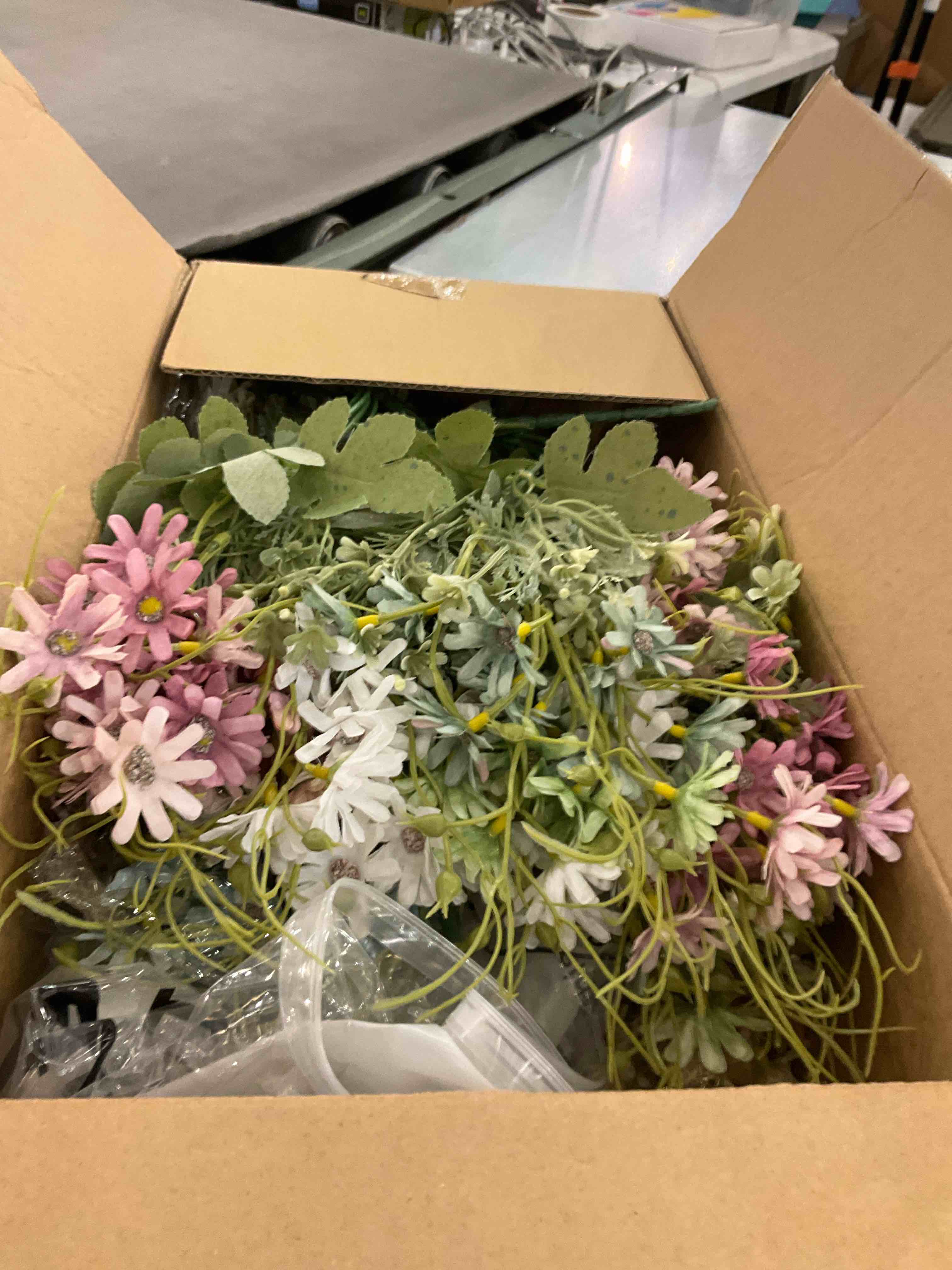 https://s3.amazonaws.com/lotting-images-prod/BargainHunt/EXS01086943_1708368652981.jpeg