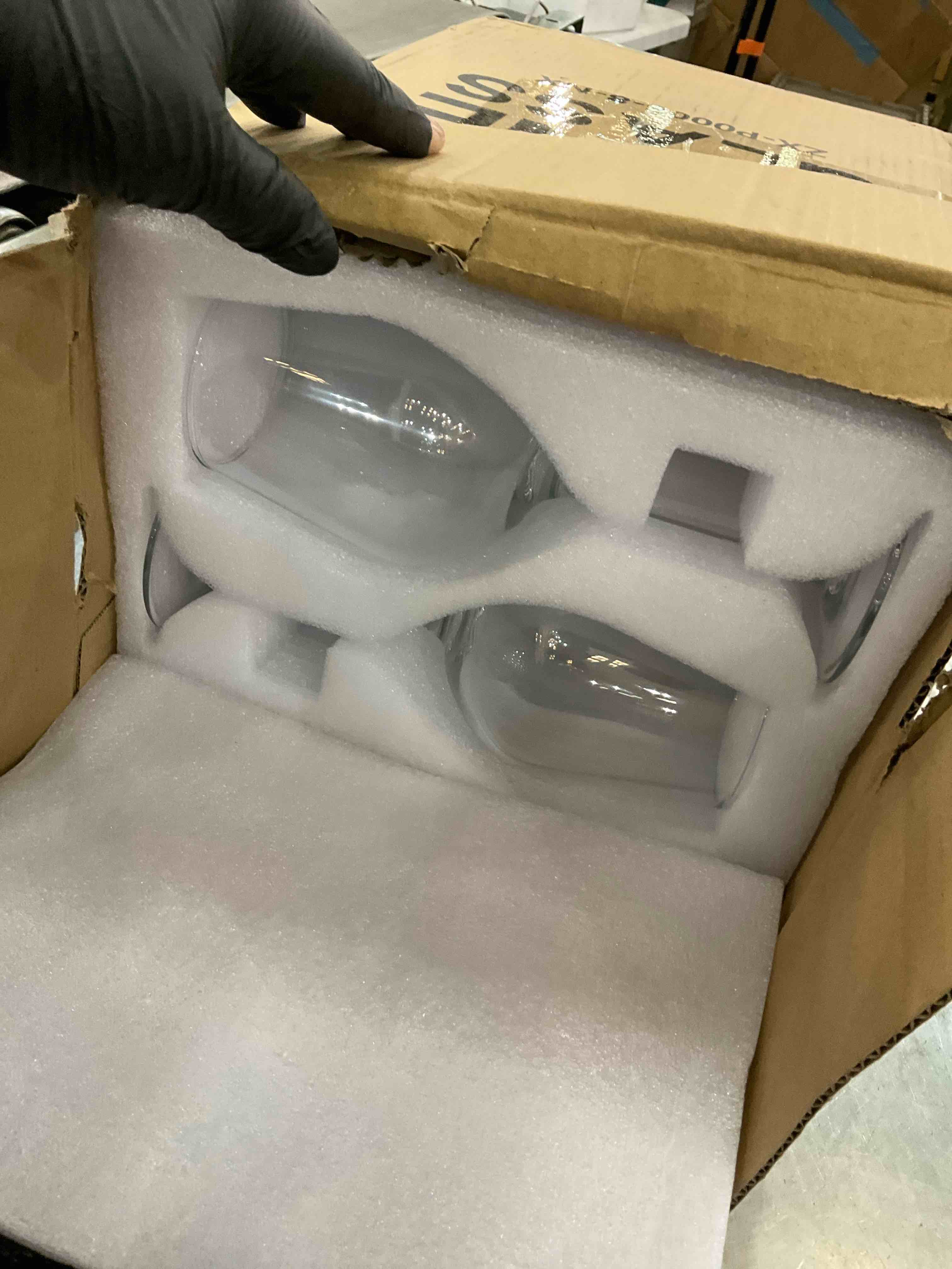 https://s3.amazonaws.com/lotting-images-prod/BargainHunt/EXS01086970_1708371893233.jpeg