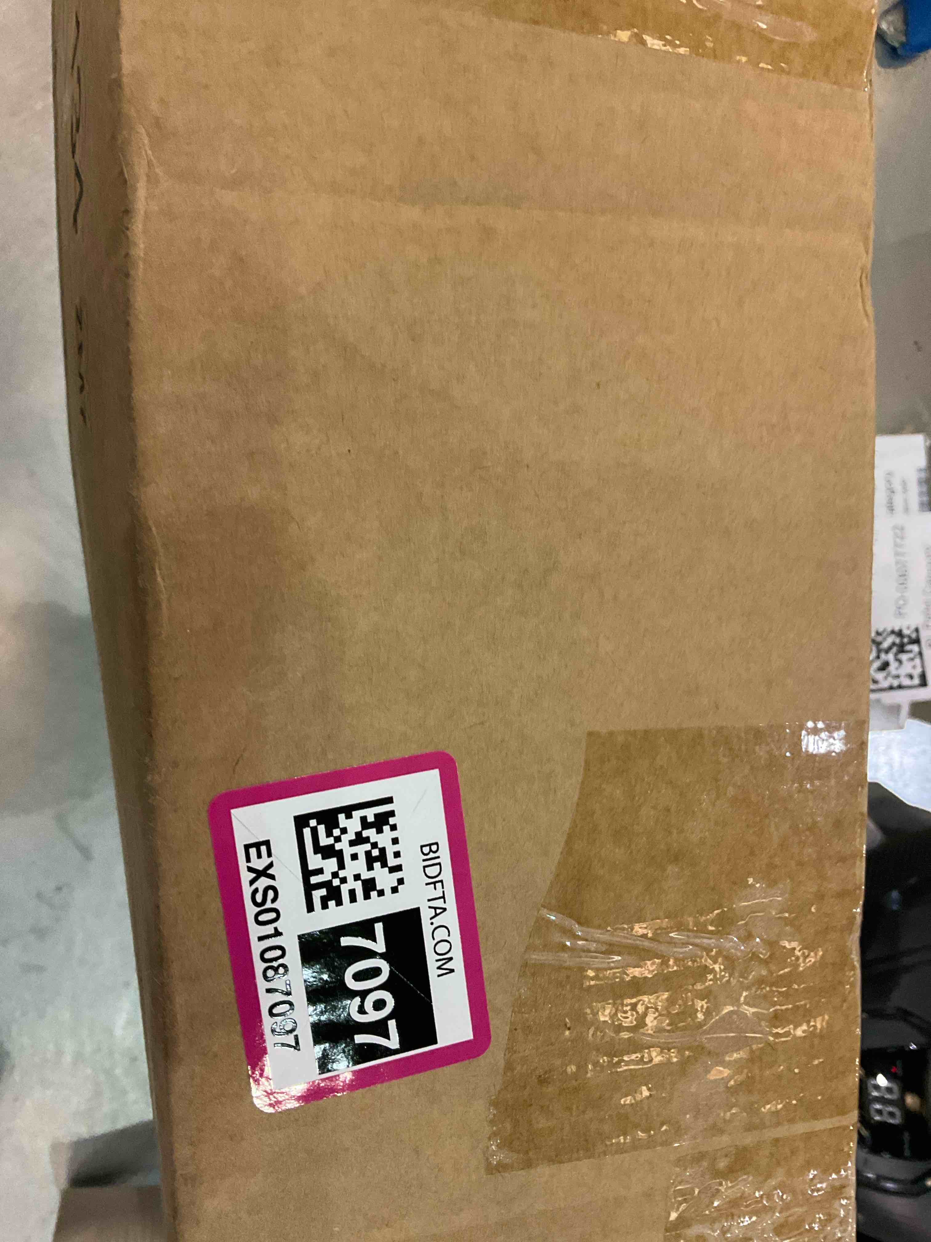 https://s3.amazonaws.com/lotting-images-prod/BargainHunt/EXS01087097_1709046043365.jpeg