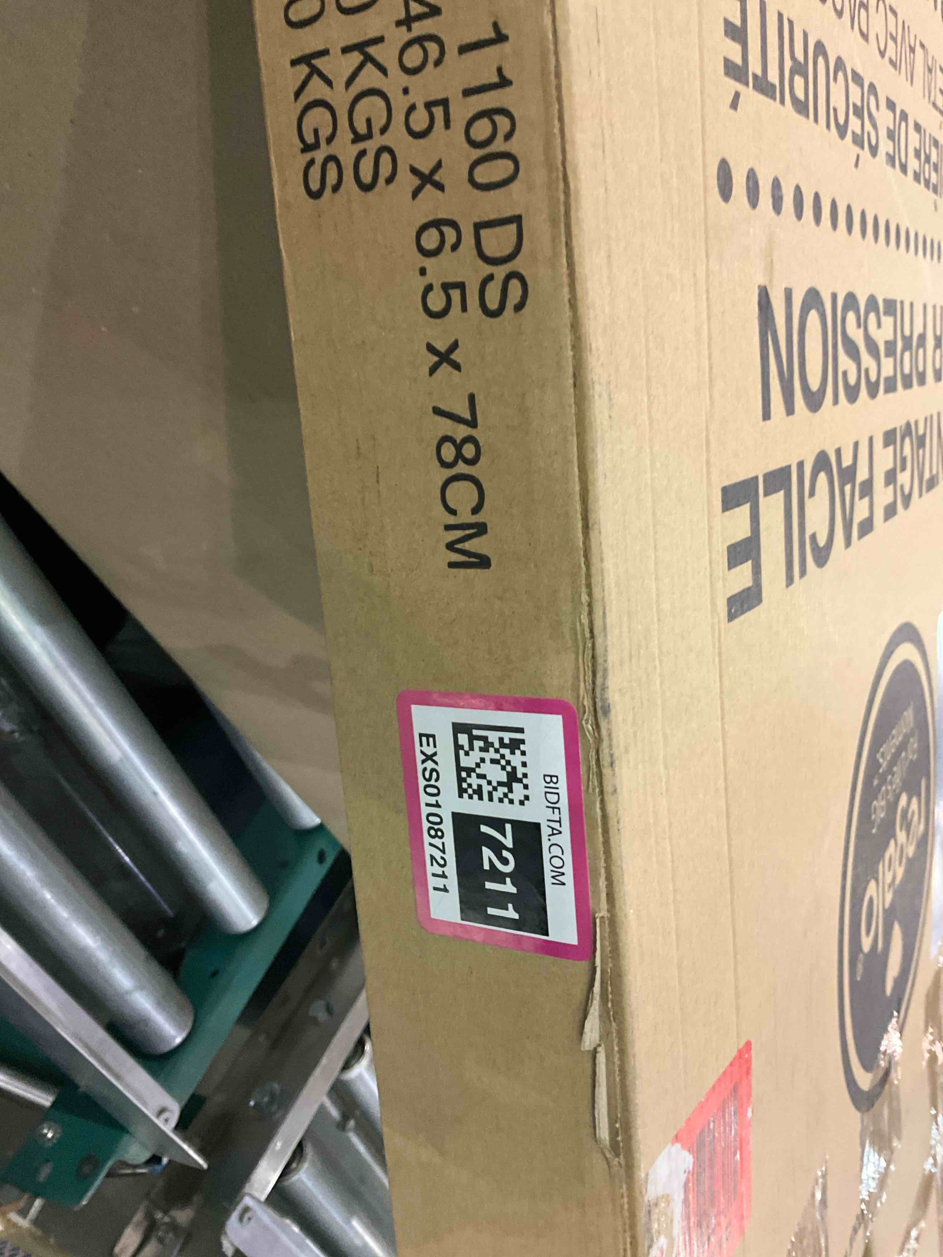 https://s3.amazonaws.com/lotting-images-prod/BargainHunt/EXS01087211_1709209226396.jpeg