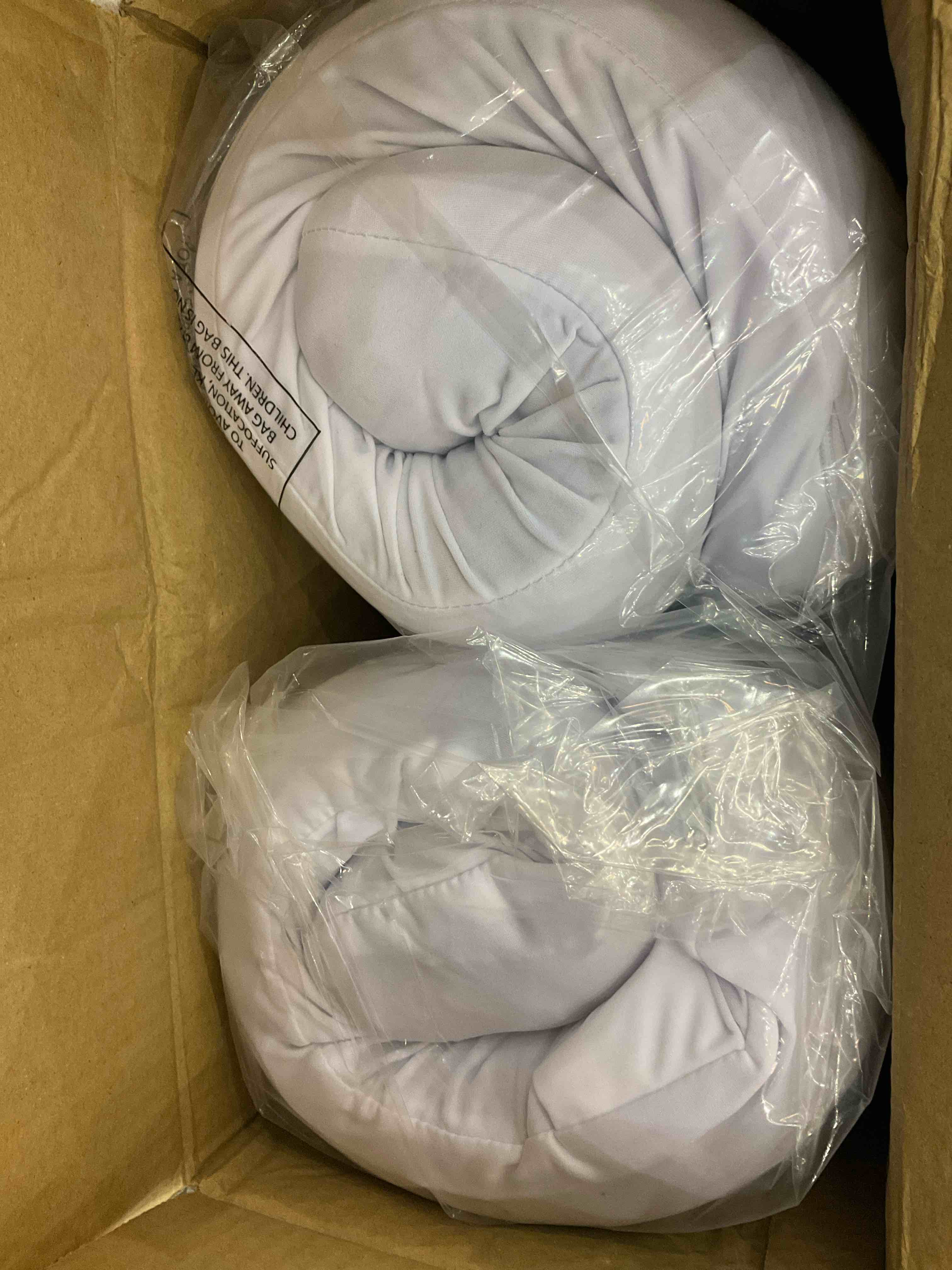 https://s3.amazonaws.com/lotting-images-prod/BargainHunt/EXS01087263_1709229272017.jpeg