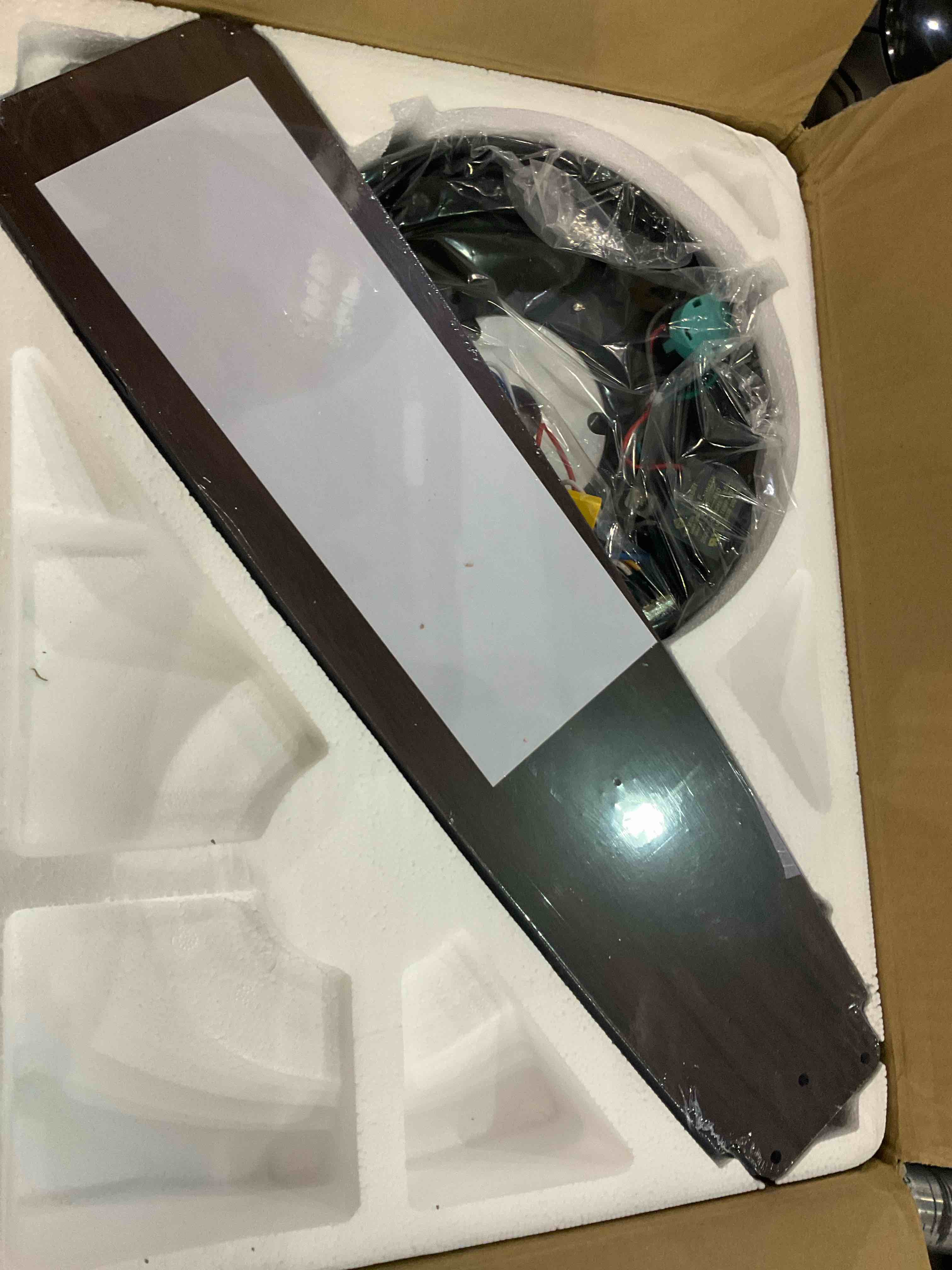 https://s3.amazonaws.com/lotting-images-prod/BargainHunt/EXS01087323_1709300741003.jpeg