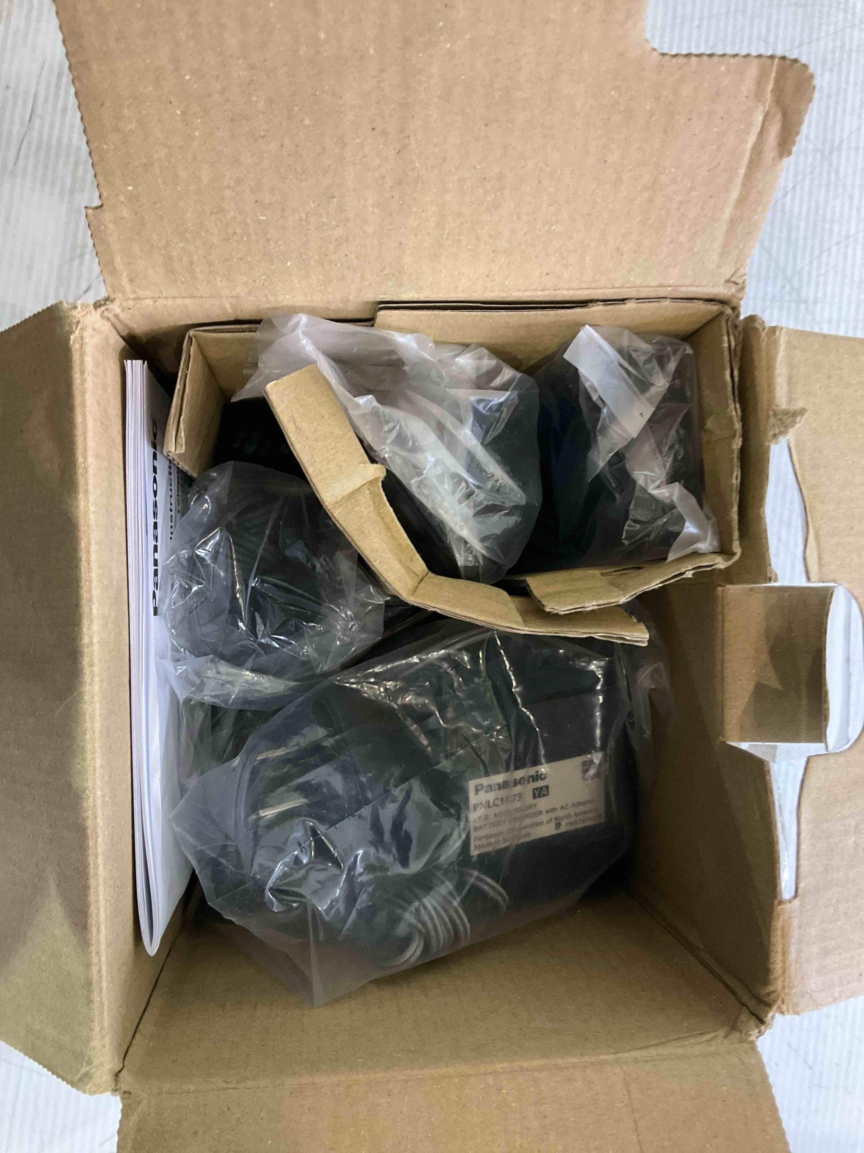 https://s3.amazonaws.com/lotting-images-prod/BargainHunt/EXS01087452_1709902513701.jpeg