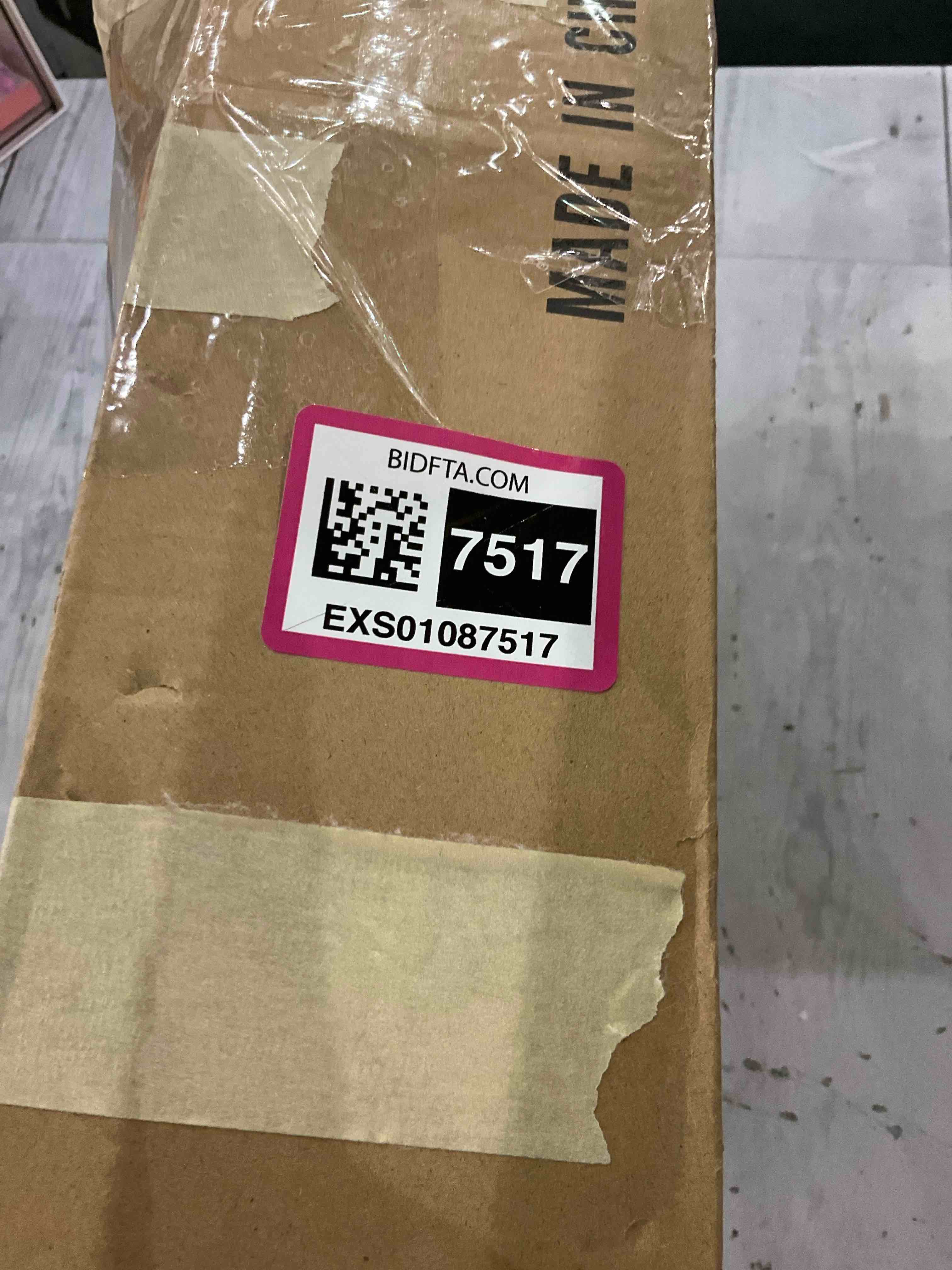 https://s3.amazonaws.com/lotting-images-prod/BargainHunt/EXS01087517_1709912416576.jpeg