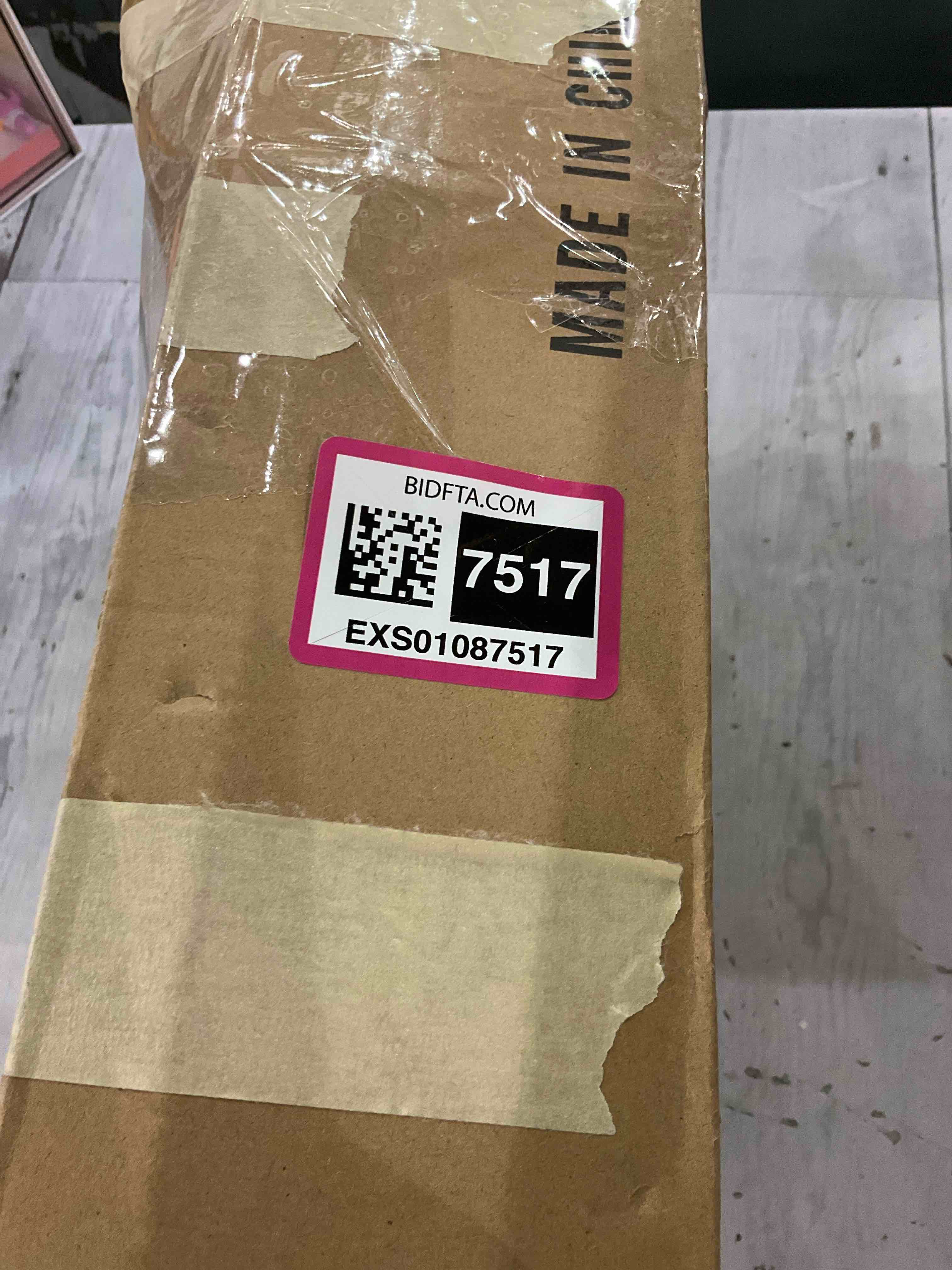 https://s3.amazonaws.com/lotting-images-prod/BargainHunt/EXS01087517_1709912417704.jpeg