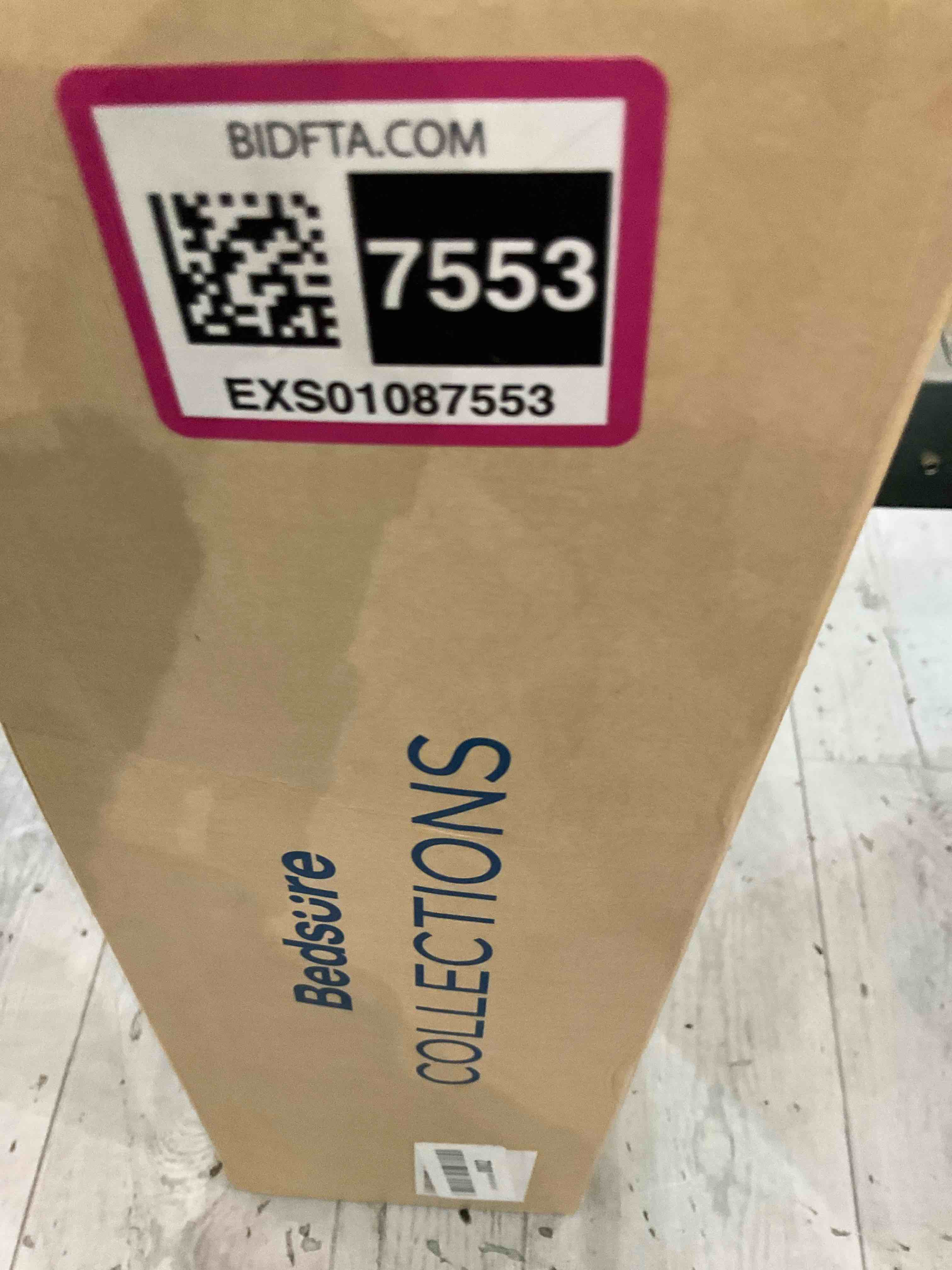 https://s3.amazonaws.com/lotting-images-prod/BargainHunt/EXS01087553_1709920739815.jpeg