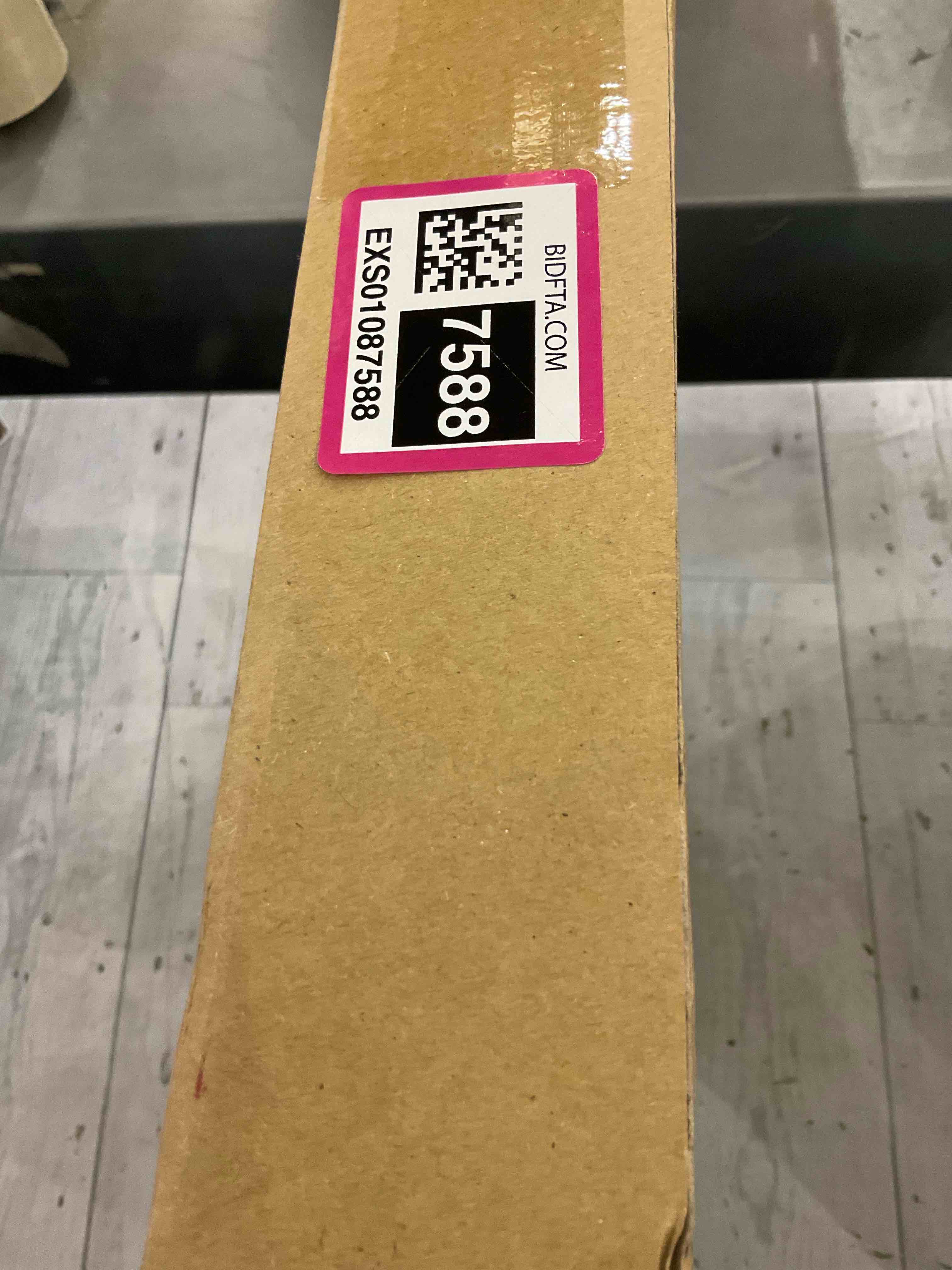 https://s3.amazonaws.com/lotting-images-prod/BargainHunt/EXS01087588_1709928623563.jpeg