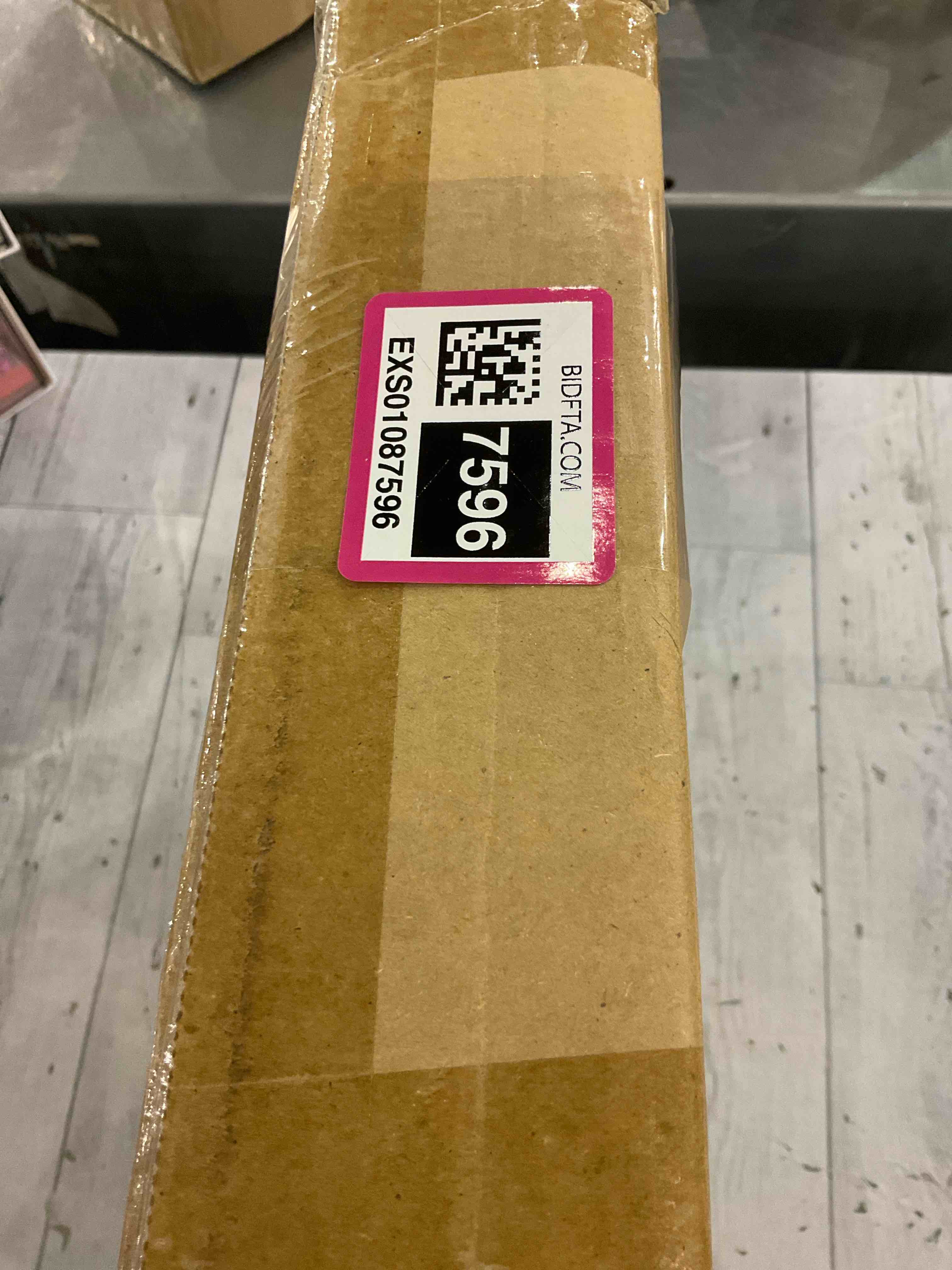 https://s3.amazonaws.com/lotting-images-prod/BargainHunt/EXS01087596_1710155918799.jpeg