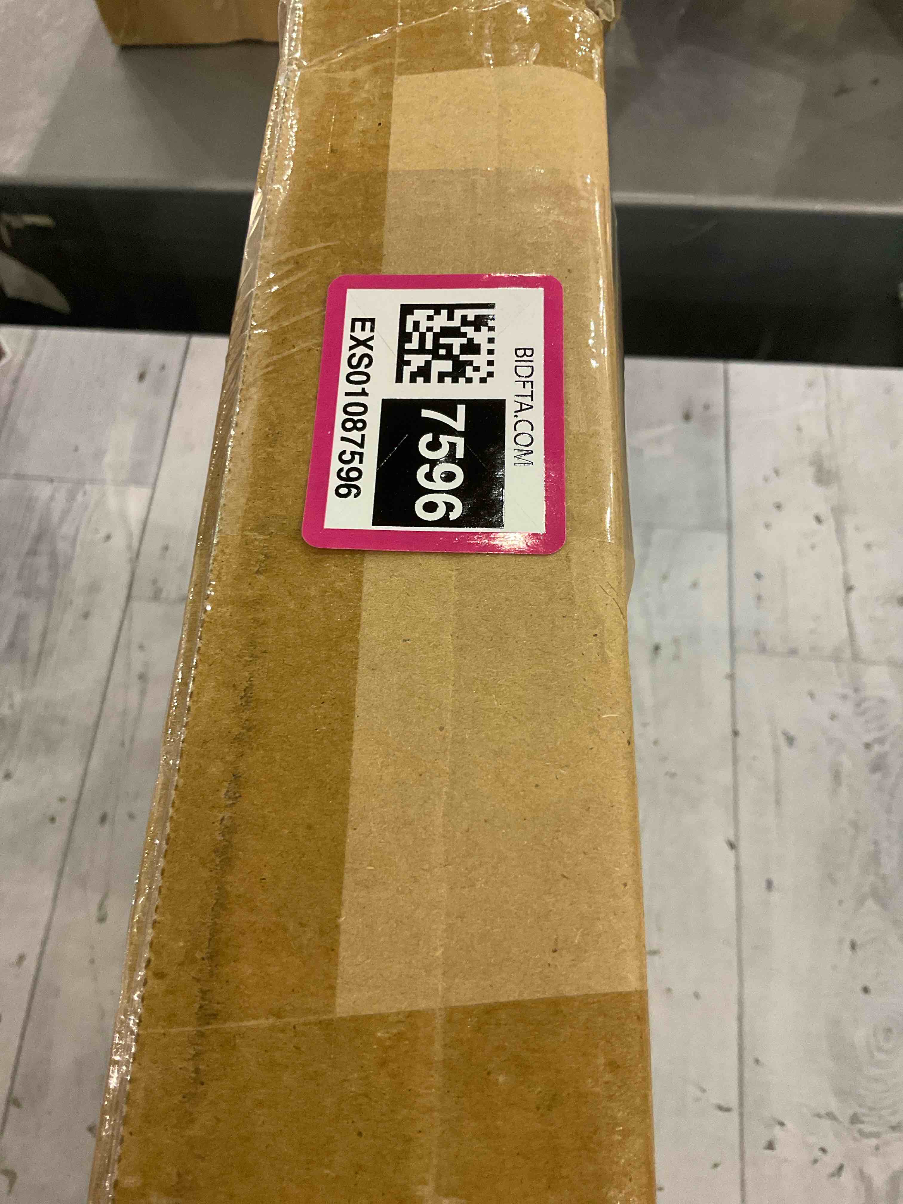 https://s3.amazonaws.com/lotting-images-prod/BargainHunt/EXS01087596_1710155919978.jpeg