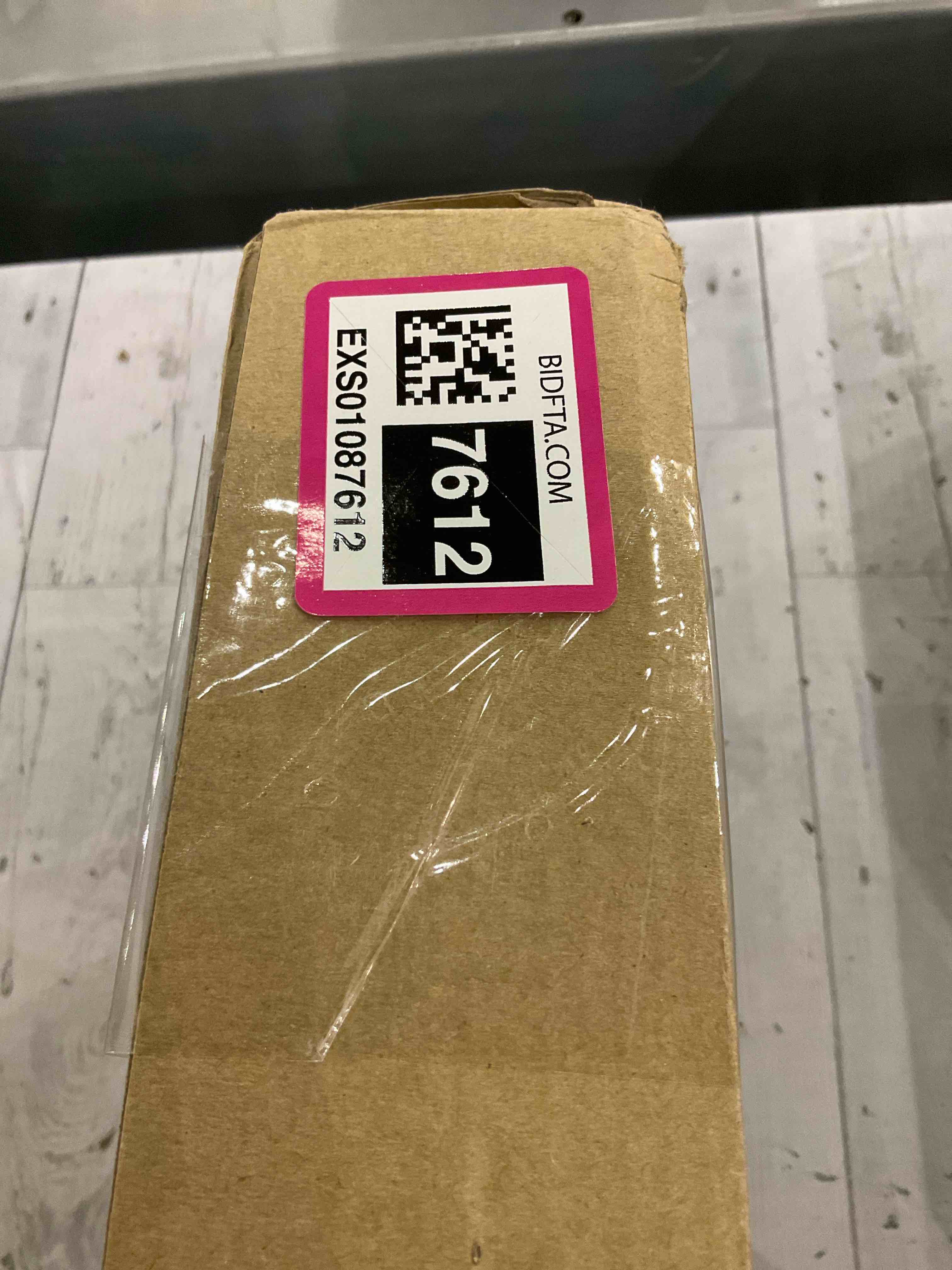 https://s3.amazonaws.com/lotting-images-prod/BargainHunt/EXS01087612_1710157688418.jpeg