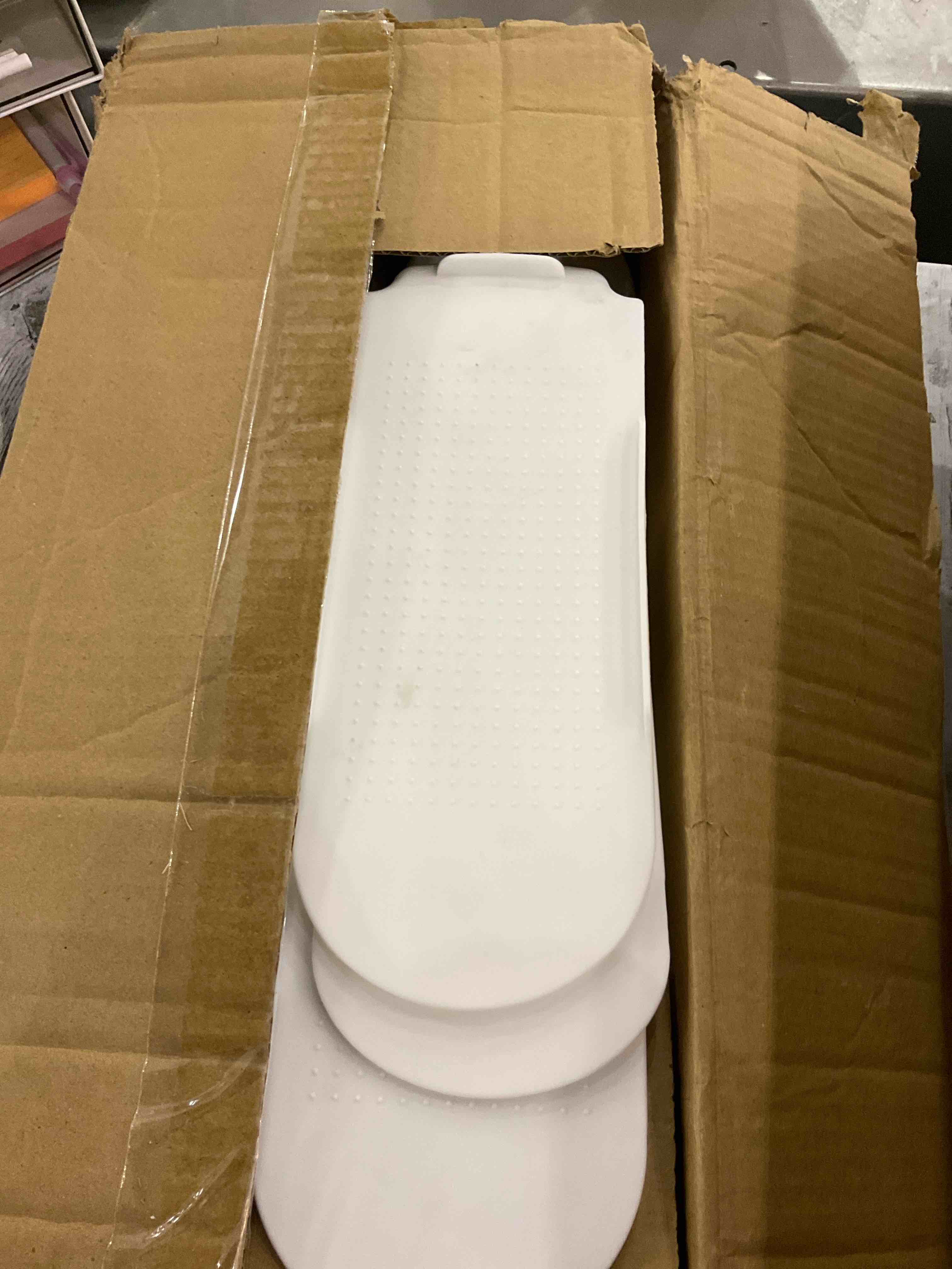 https://s3.amazonaws.com/lotting-images-prod/BargainHunt/EXS01087619_1710158451791.jpeg