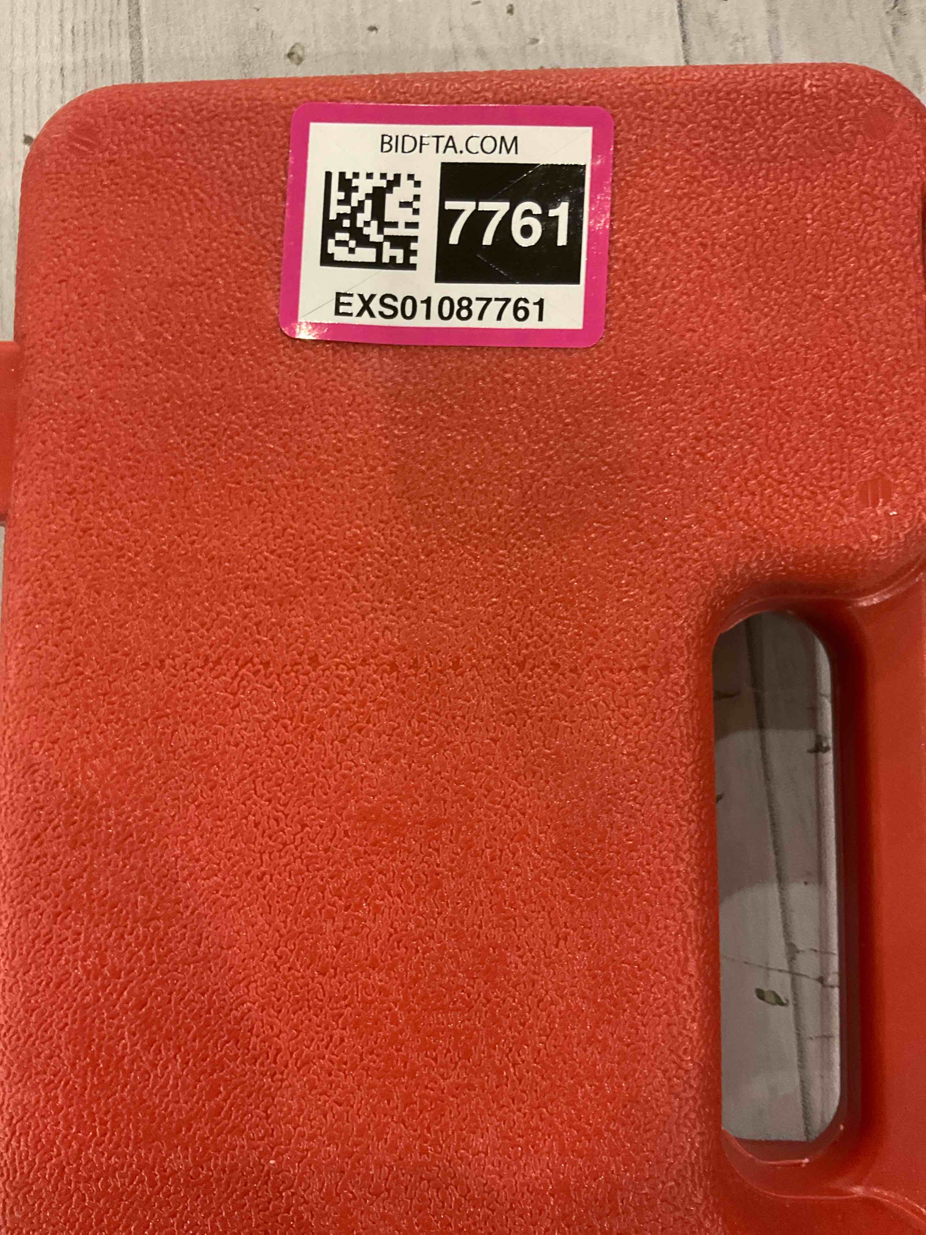 https://s3.amazonaws.com/lotting-images-prod/BargainHunt/EXS01087761_1710245124622.jpeg