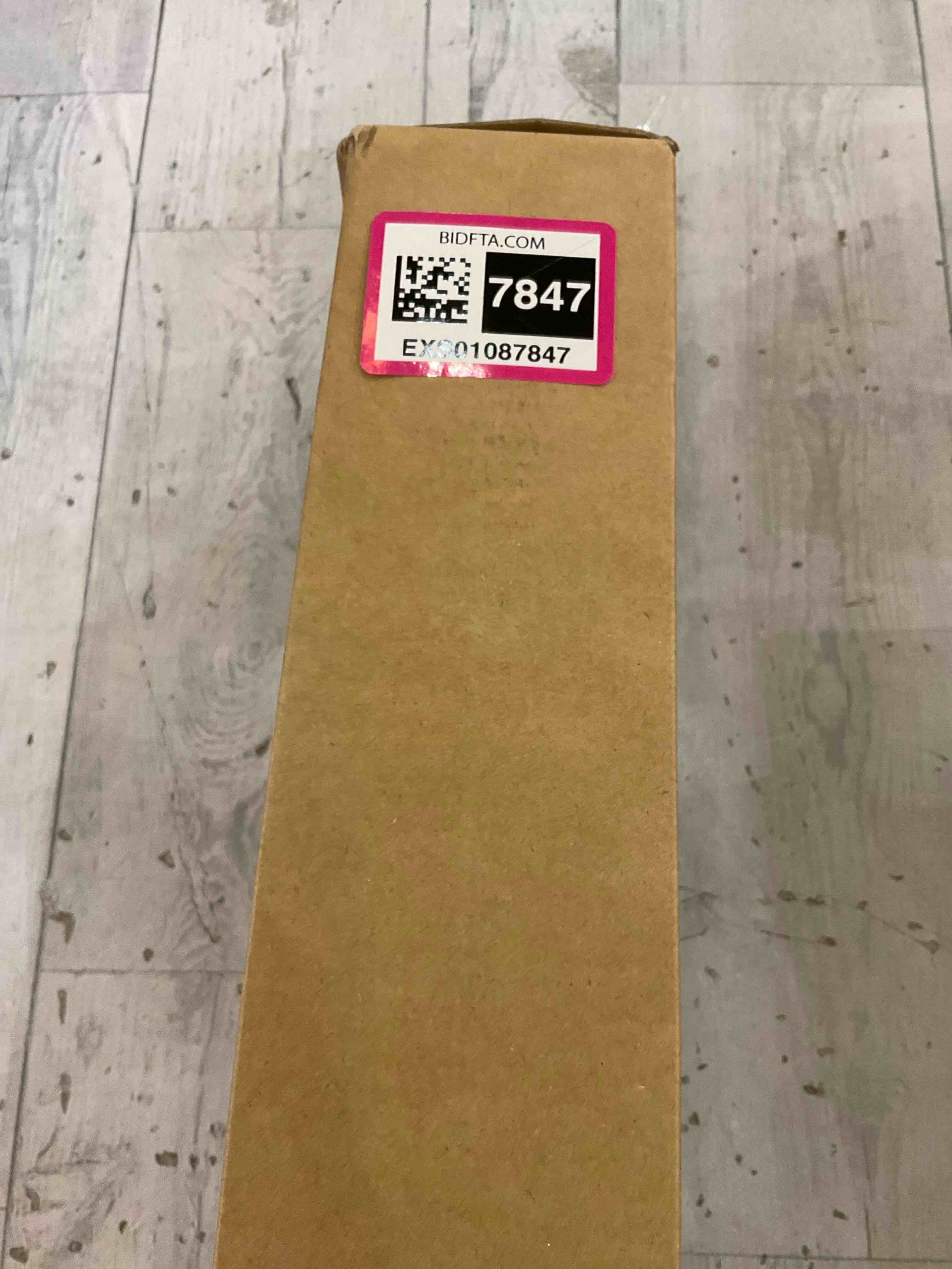 https://s3.amazonaws.com/lotting-images-prod/BargainHunt/EXS01087847_1710270248762.jpeg