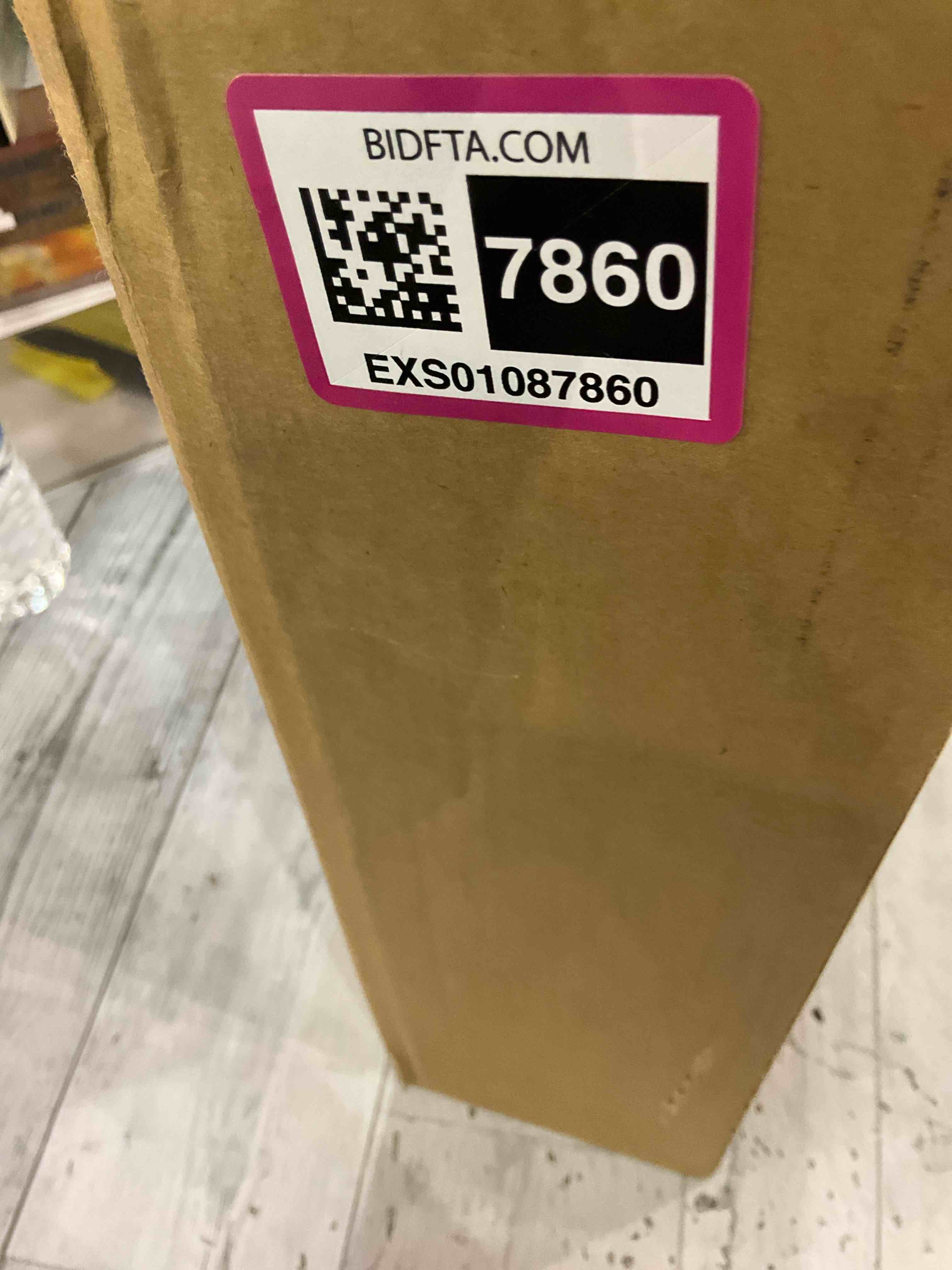 https://s3.amazonaws.com/lotting-images-prod/BargainHunt/EXS01087860_1710329399780.jpeg