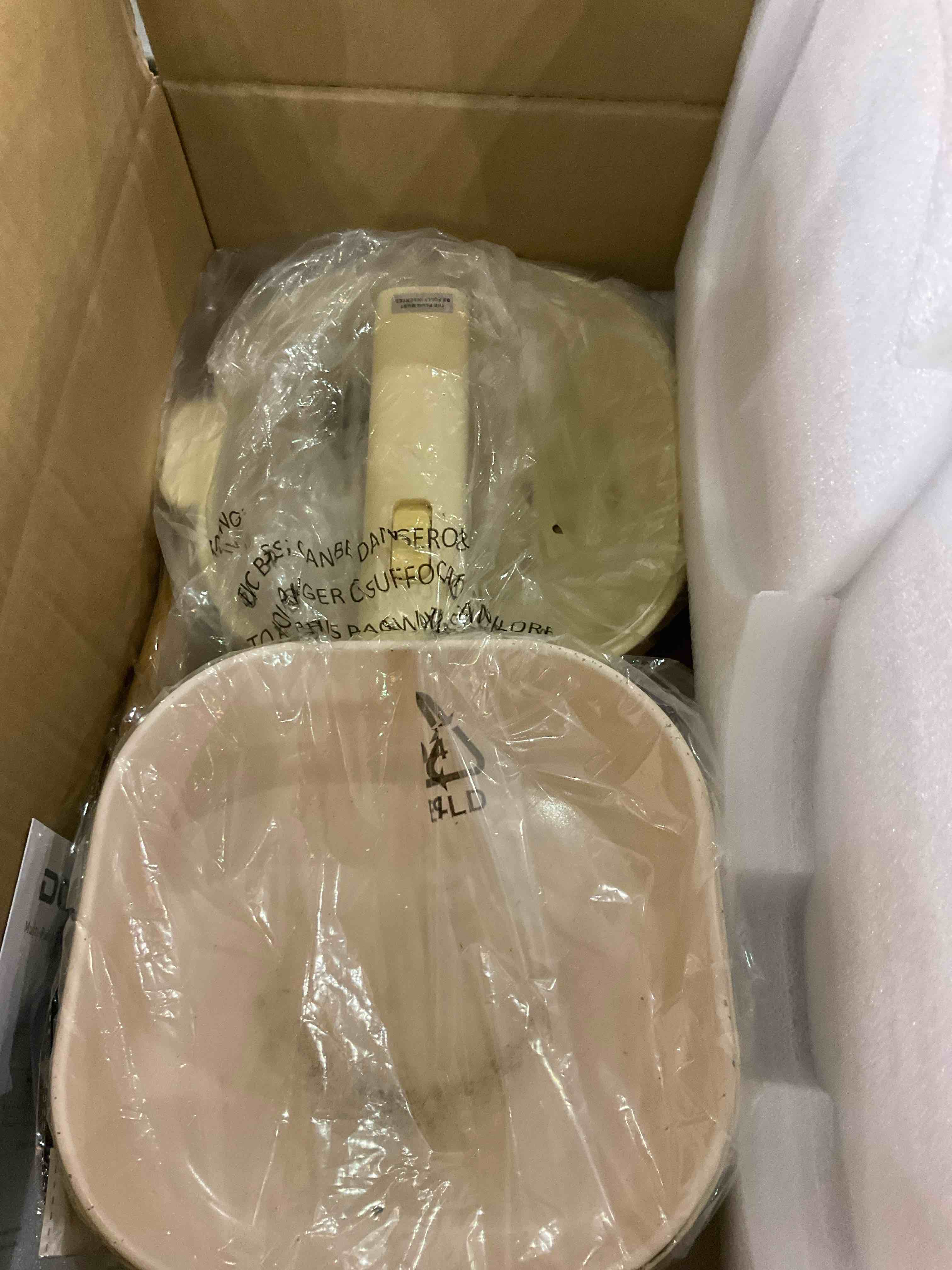 https://s3.amazonaws.com/lotting-images-prod/BargainHunt/EXS01087913_1710337219397.jpeg