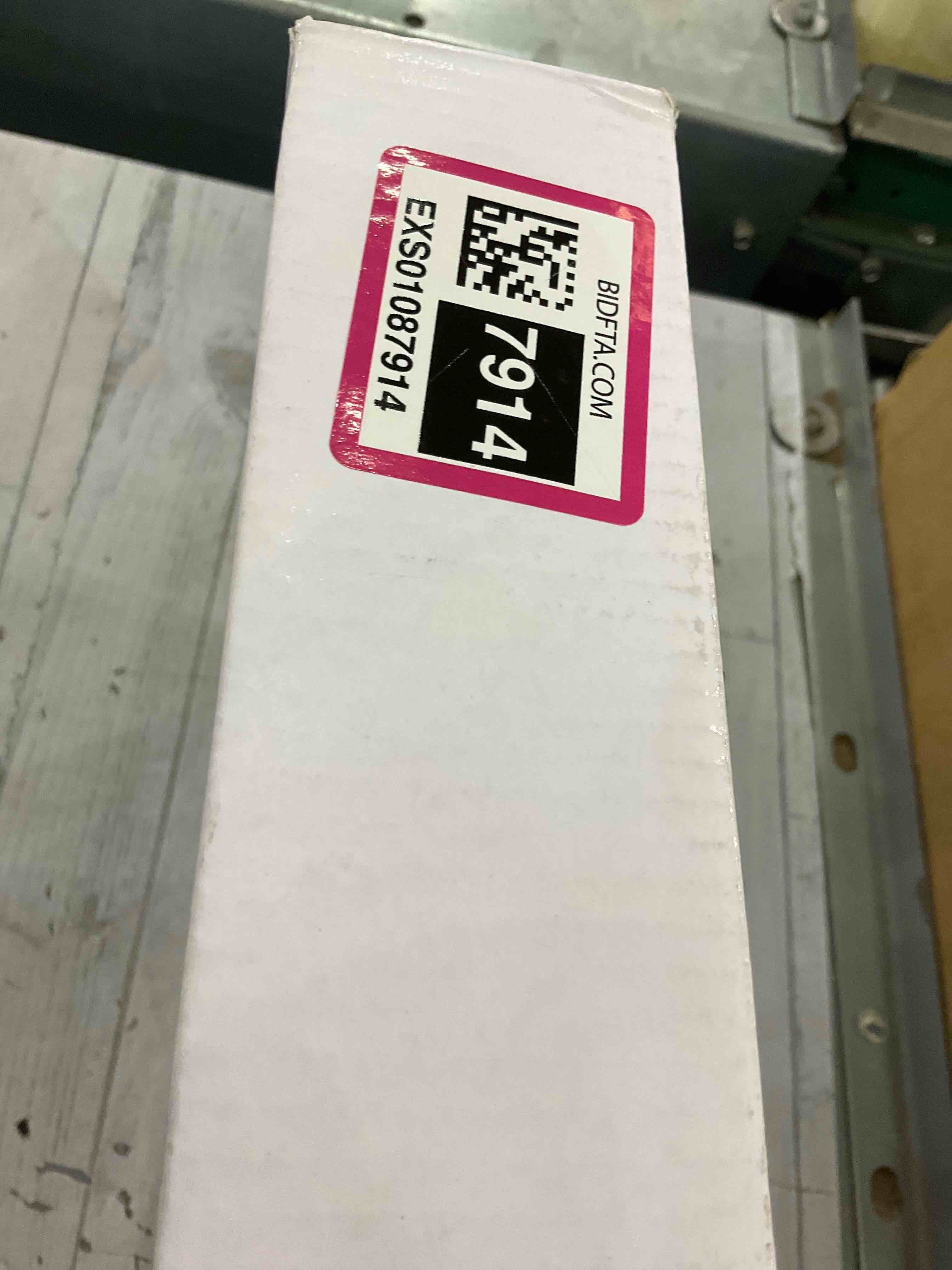 https://s3.amazonaws.com/lotting-images-prod/BargainHunt/EXS01087914_1710337369281.jpeg