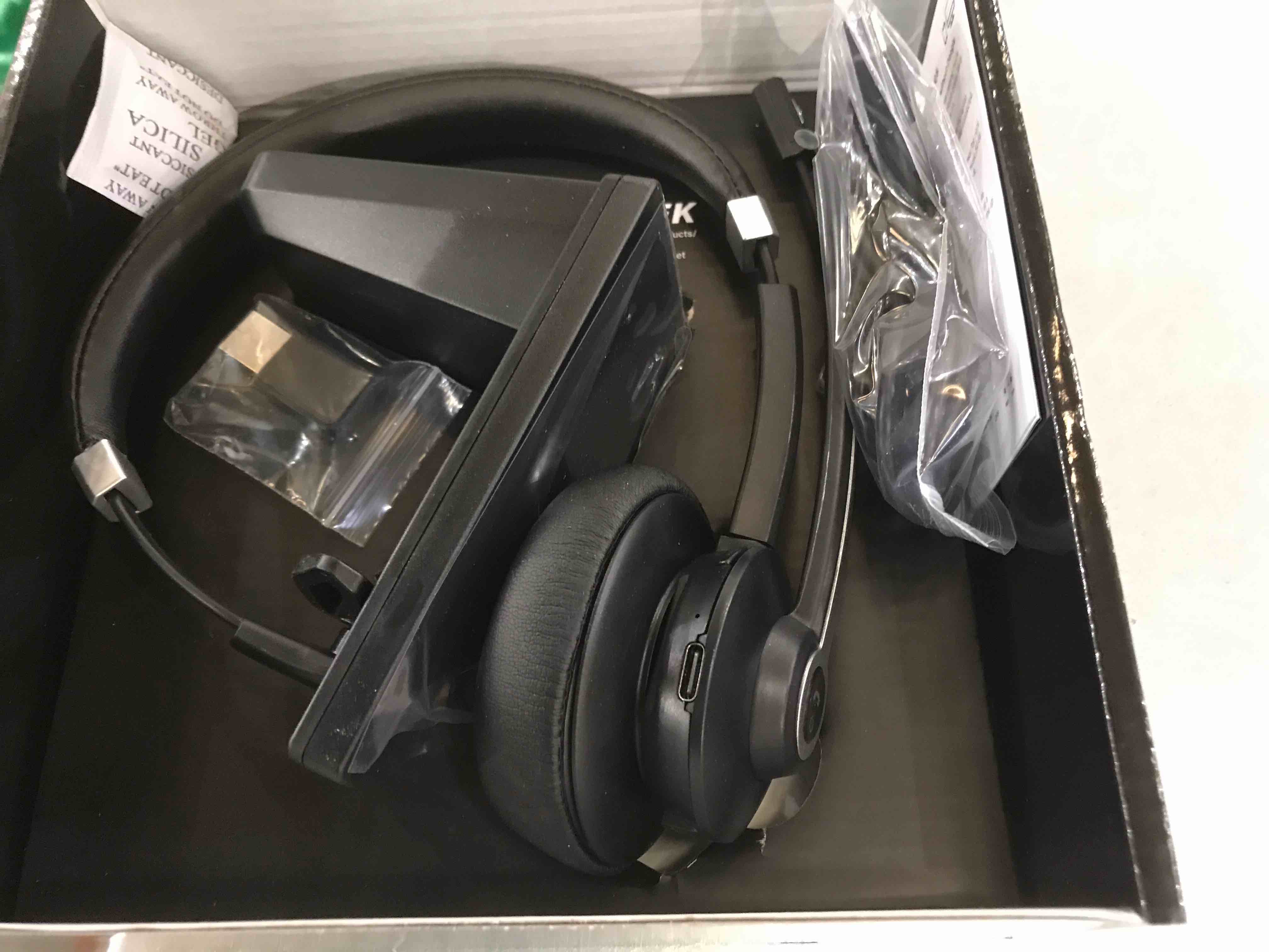 https://s3.amazonaws.com/lotting-images-prod/BargainHunt/EXS01088016_1707923979801.jpeg
