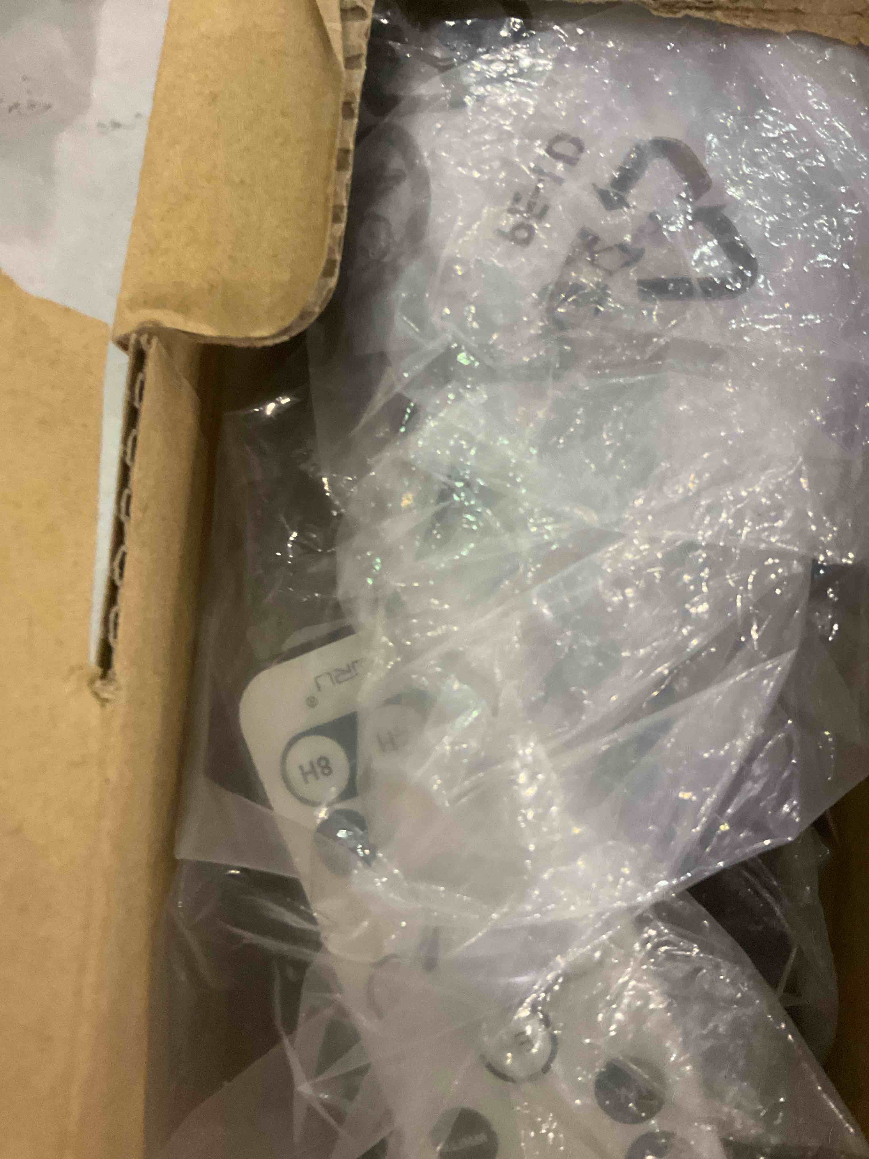 https://s3.amazonaws.com/lotting-images-prod/BargainHunt/EXS01088248_1708952660564.jpeg