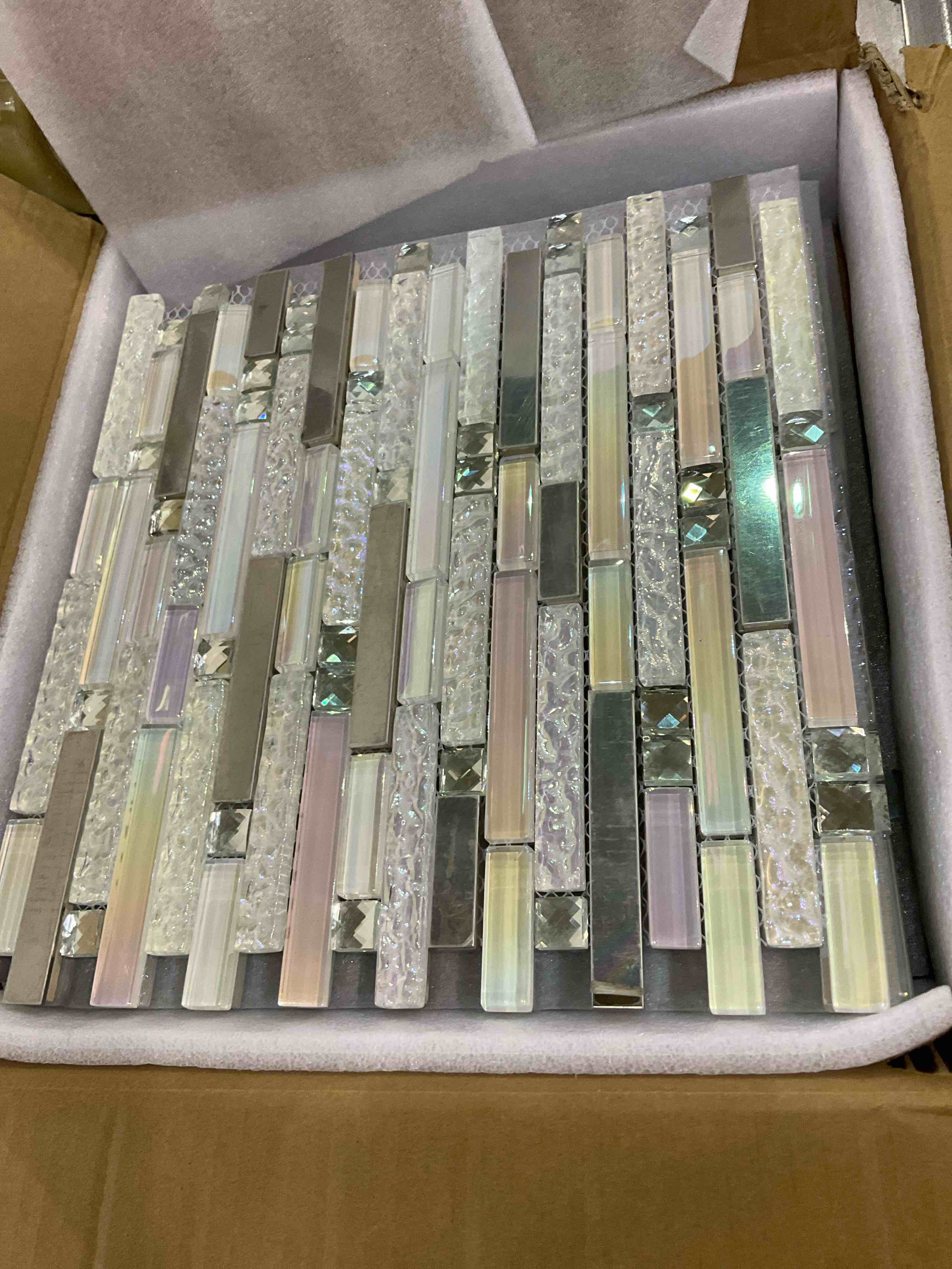 https://s3.amazonaws.com/lotting-images-prod/BargainHunt/EXS01088664_1708951642561.jpeg