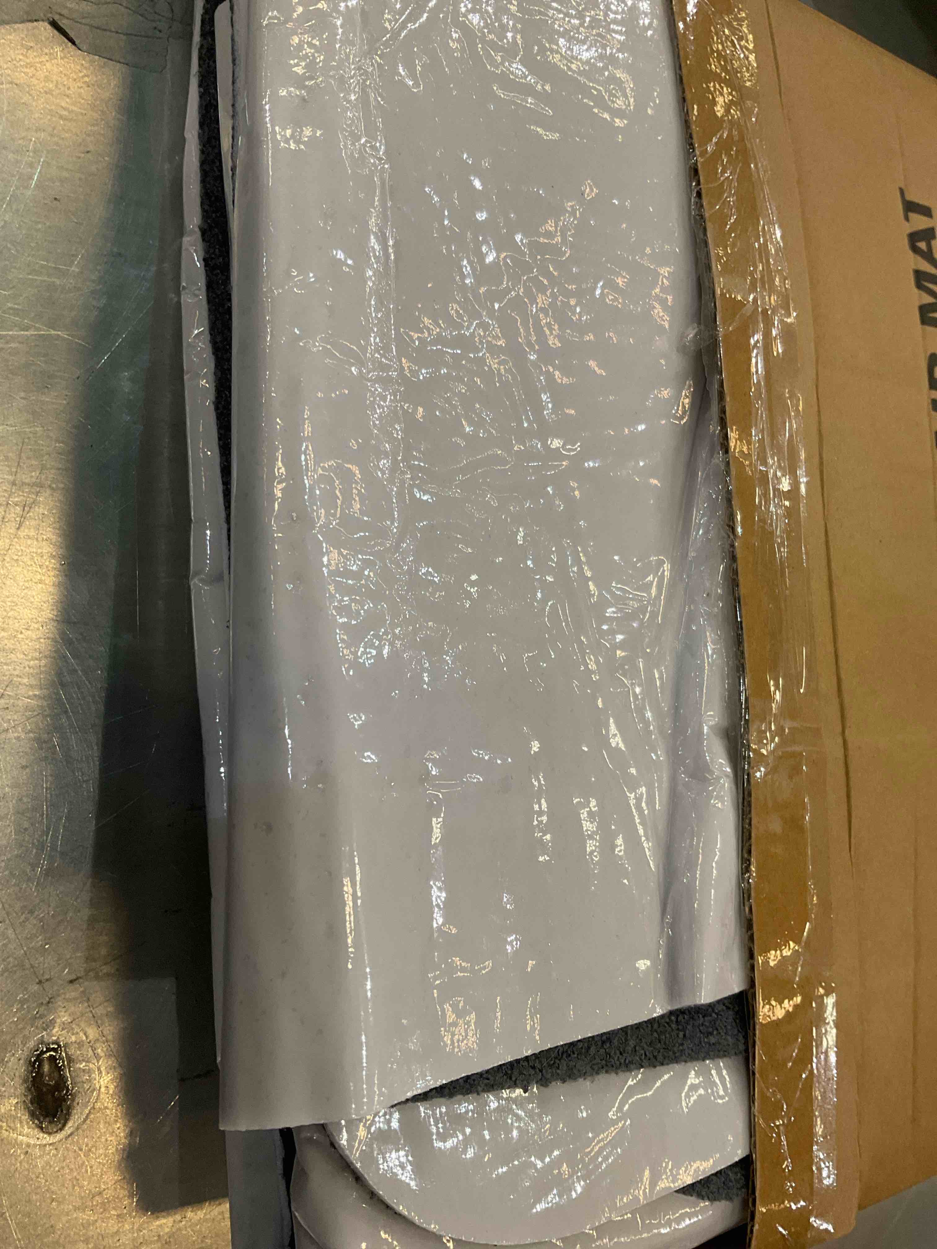 https://s3.amazonaws.com/lotting-images-prod/BargainHunt/EXS01089019_1709144981068.jpeg
