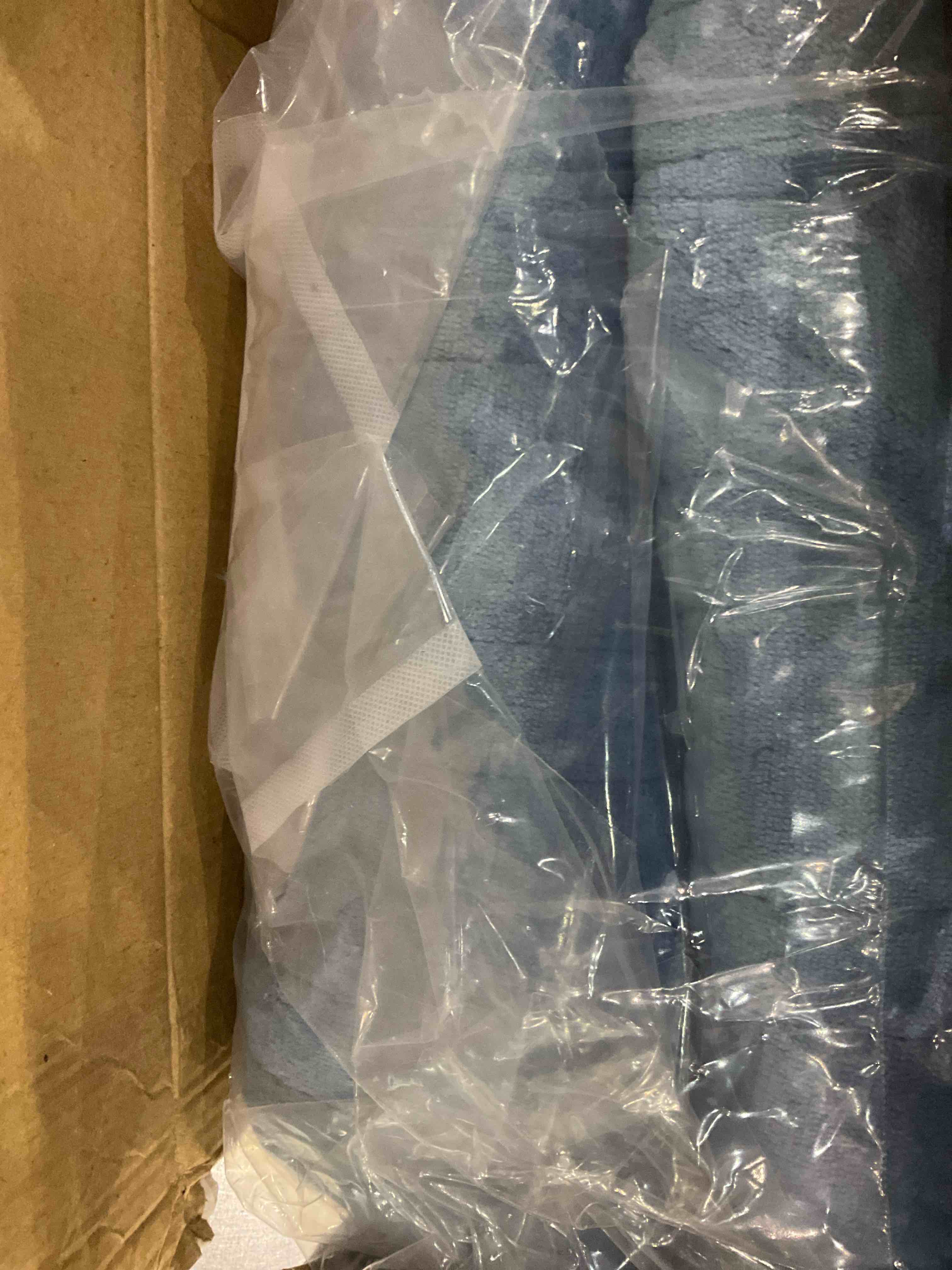https://s3.amazonaws.com/lotting-images-prod/BargainHunt/EXS01089132_1709295834161.jpeg