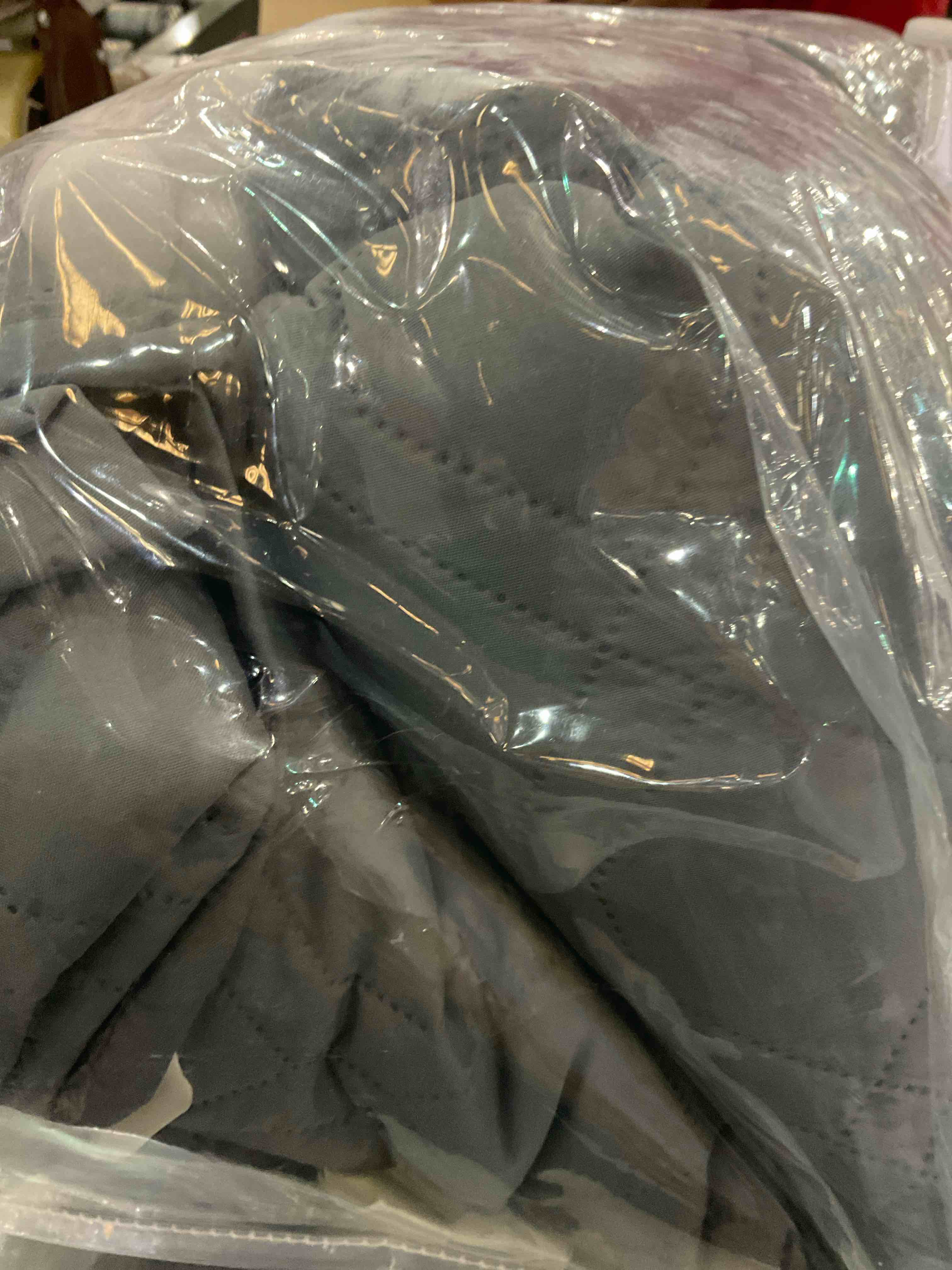 https://s3.amazonaws.com/lotting-images-prod/BargainHunt/EXS01089498_1710167975048.jpeg