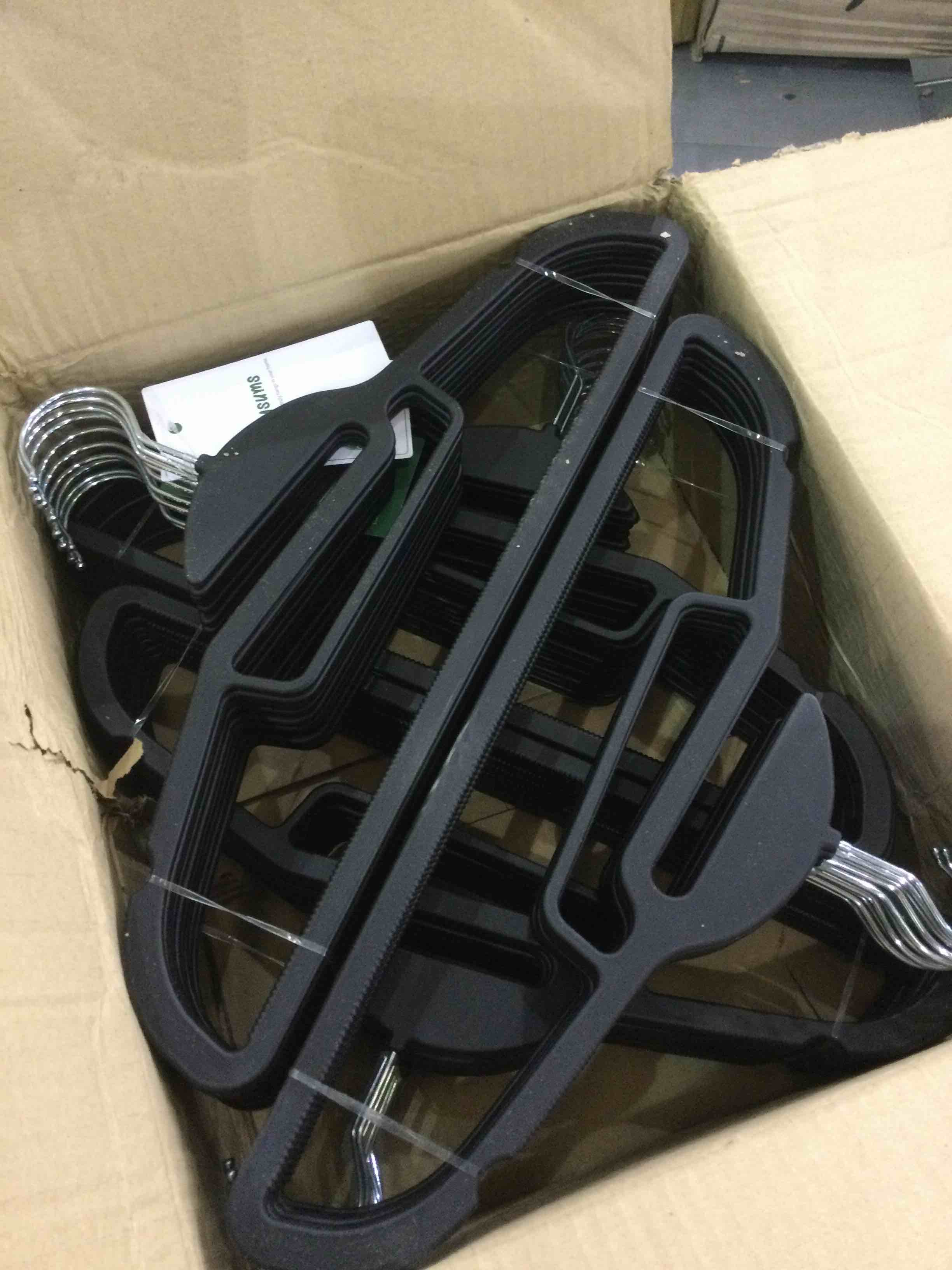 https://s3.amazonaws.com/lotting-images-prod/BargainHunt/EXS01089571_1709322199118.jpeg