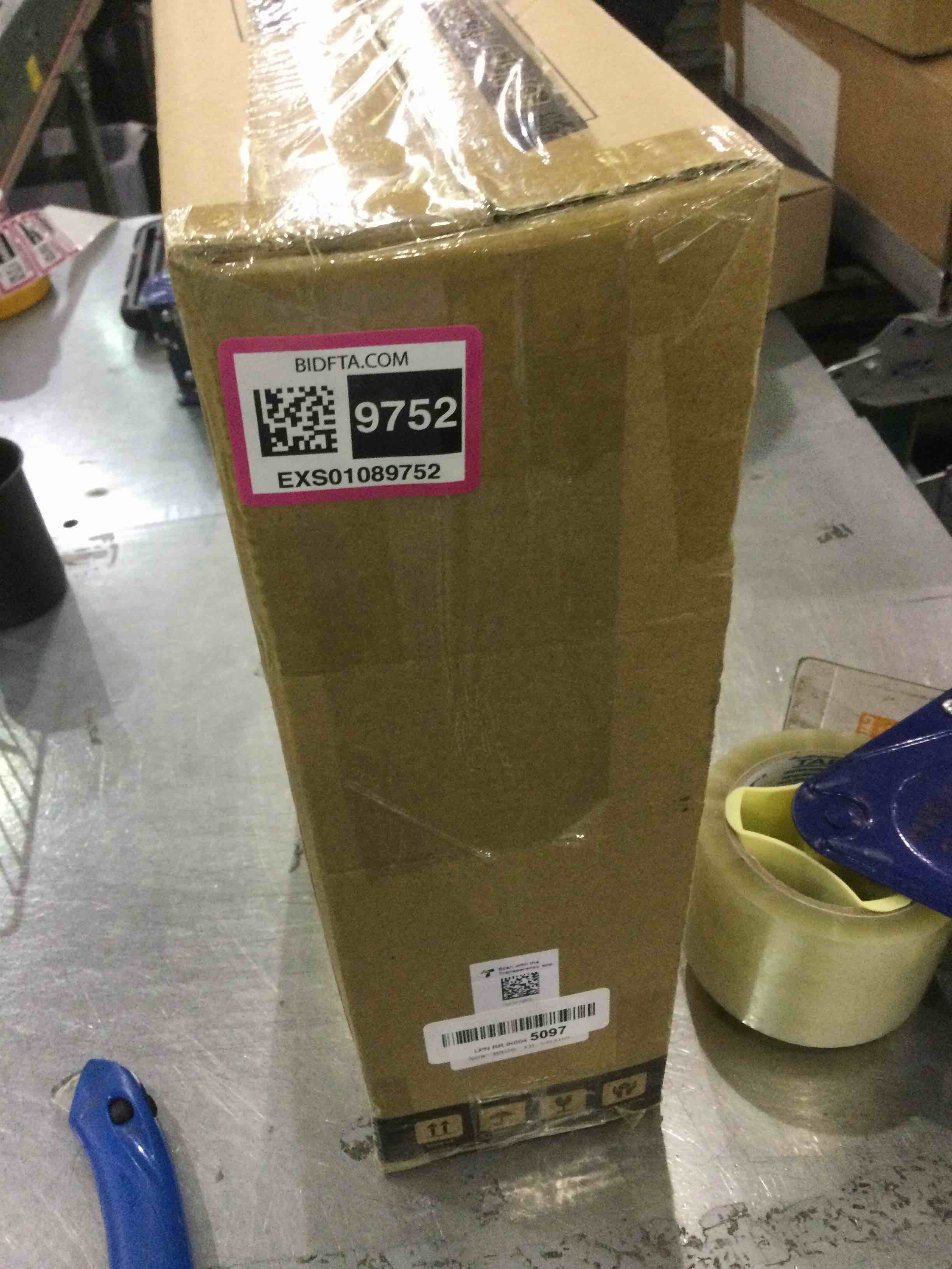 https://s3.amazonaws.com/lotting-images-prod/BargainHunt/EXS01089752_1709661785923.jpeg