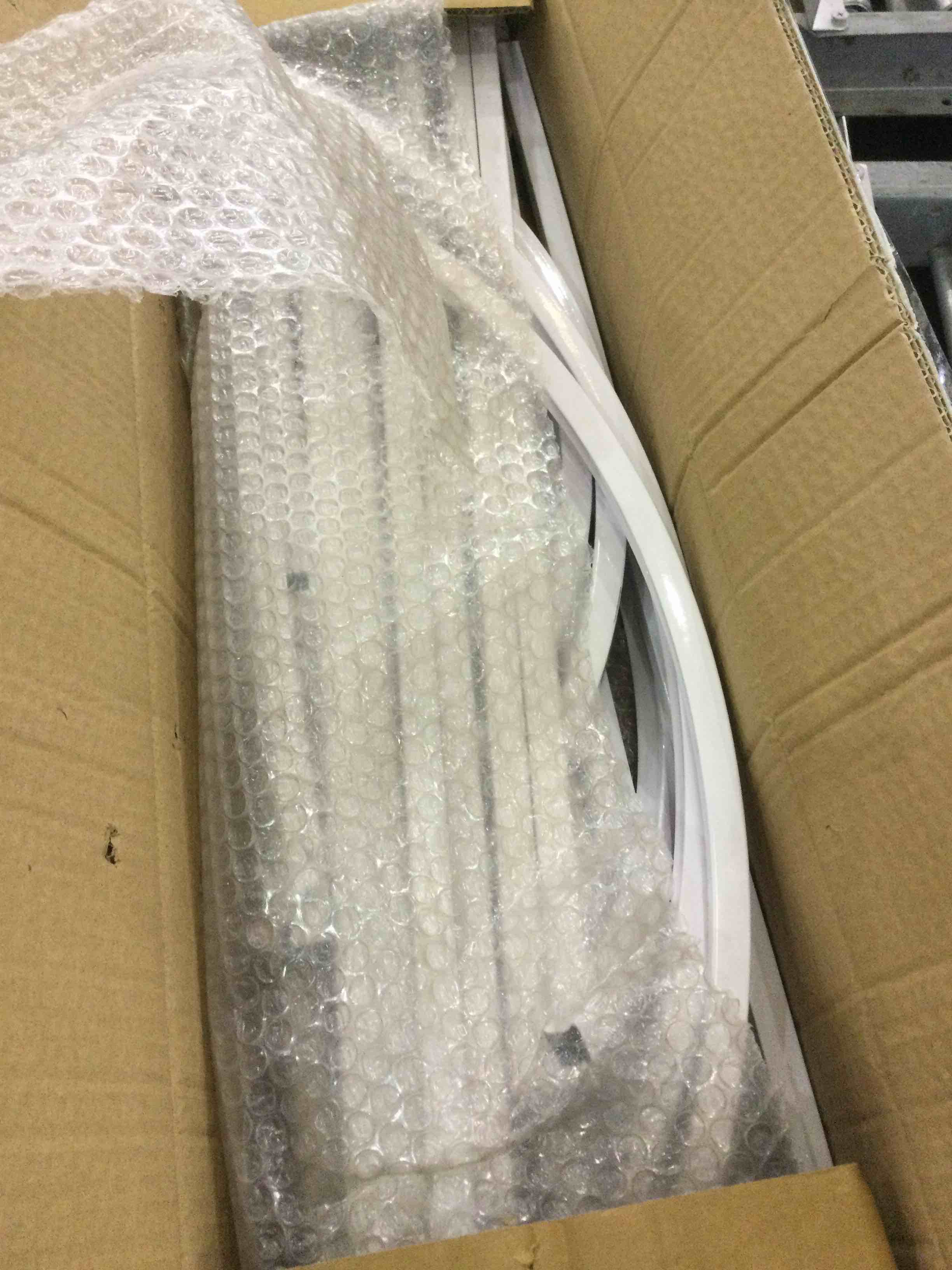 https://s3.amazonaws.com/lotting-images-prod/BargainHunt/EXS01089938_1709744140116.jpeg