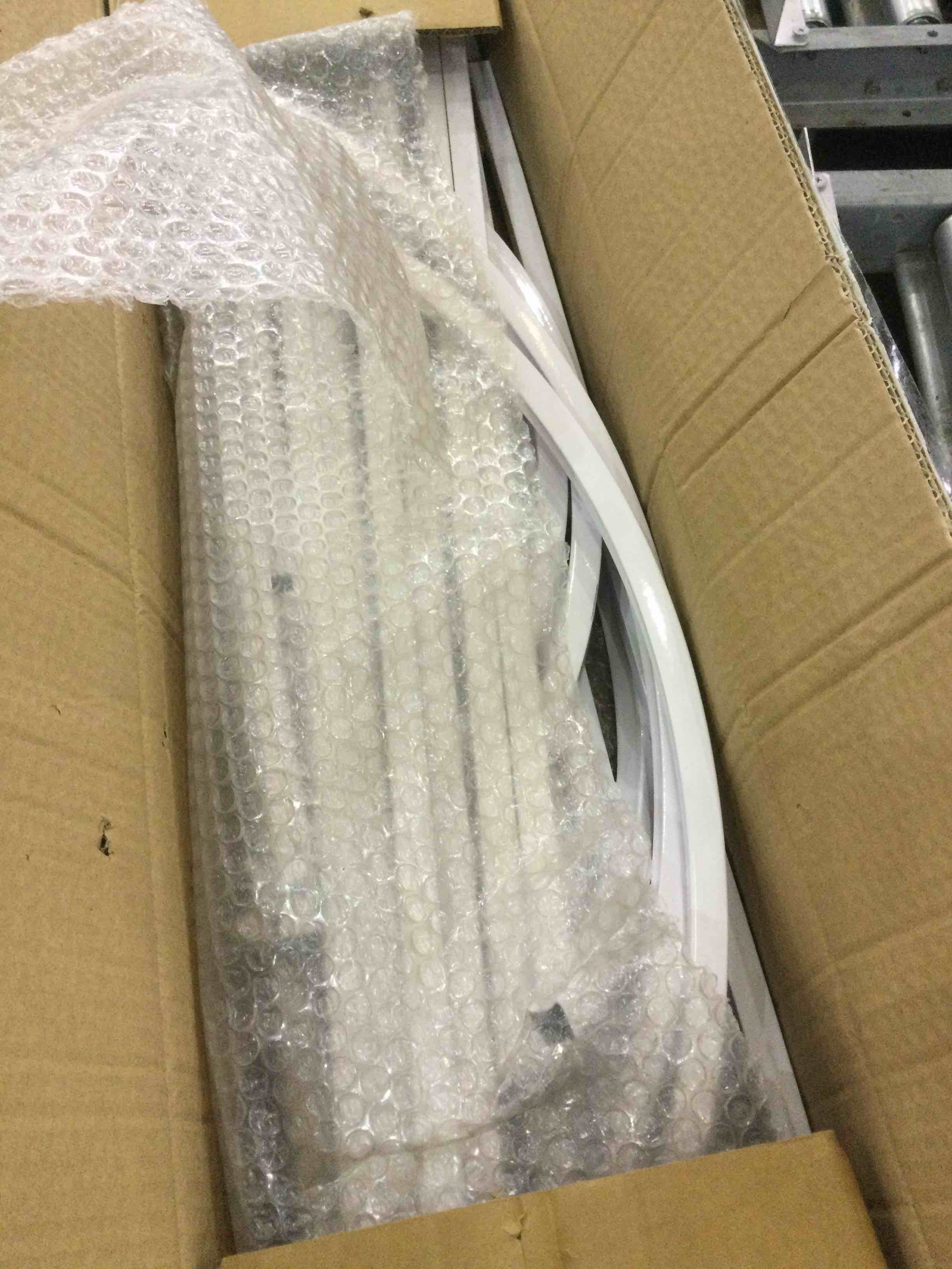 https://s3.amazonaws.com/lotting-images-prod/BargainHunt/EXS01089938_1709744141118.jpeg