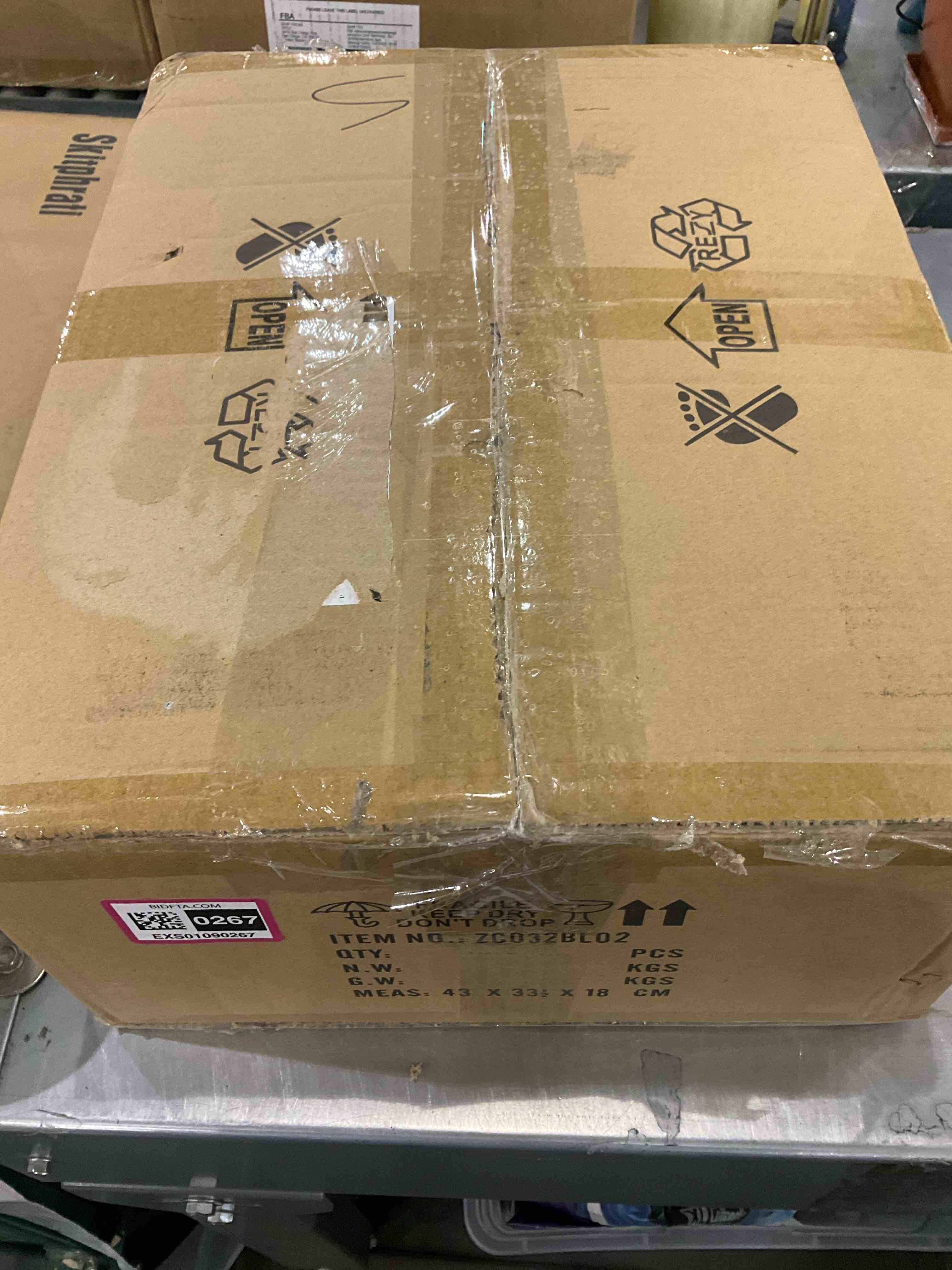 https://s3.amazonaws.com/lotting-images-prod/BargainHunt/EXS01090267_1708521386606.jpeg