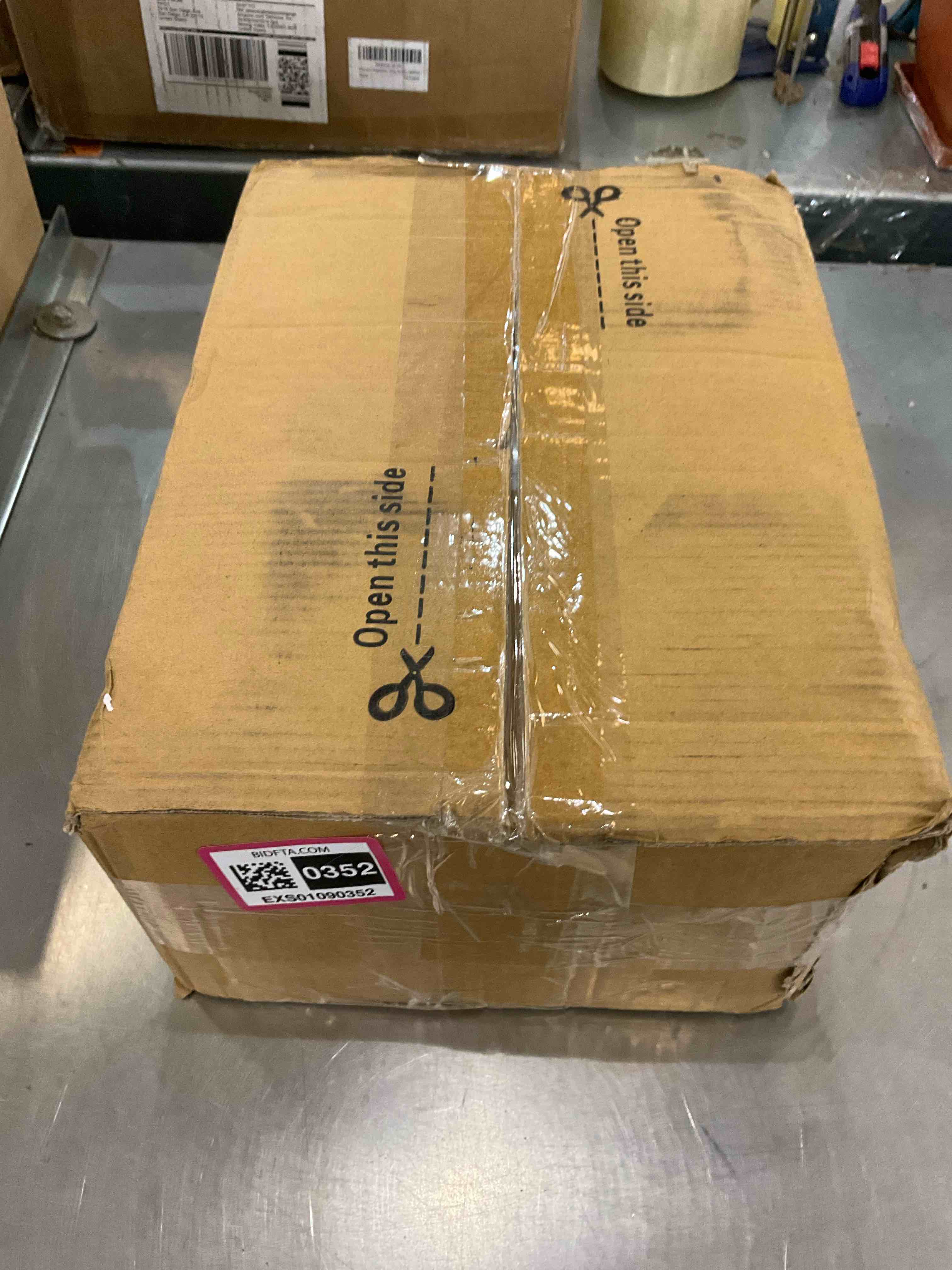 https://s3.amazonaws.com/lotting-images-prod/BargainHunt/EXS01090352_1708531409046.jpeg