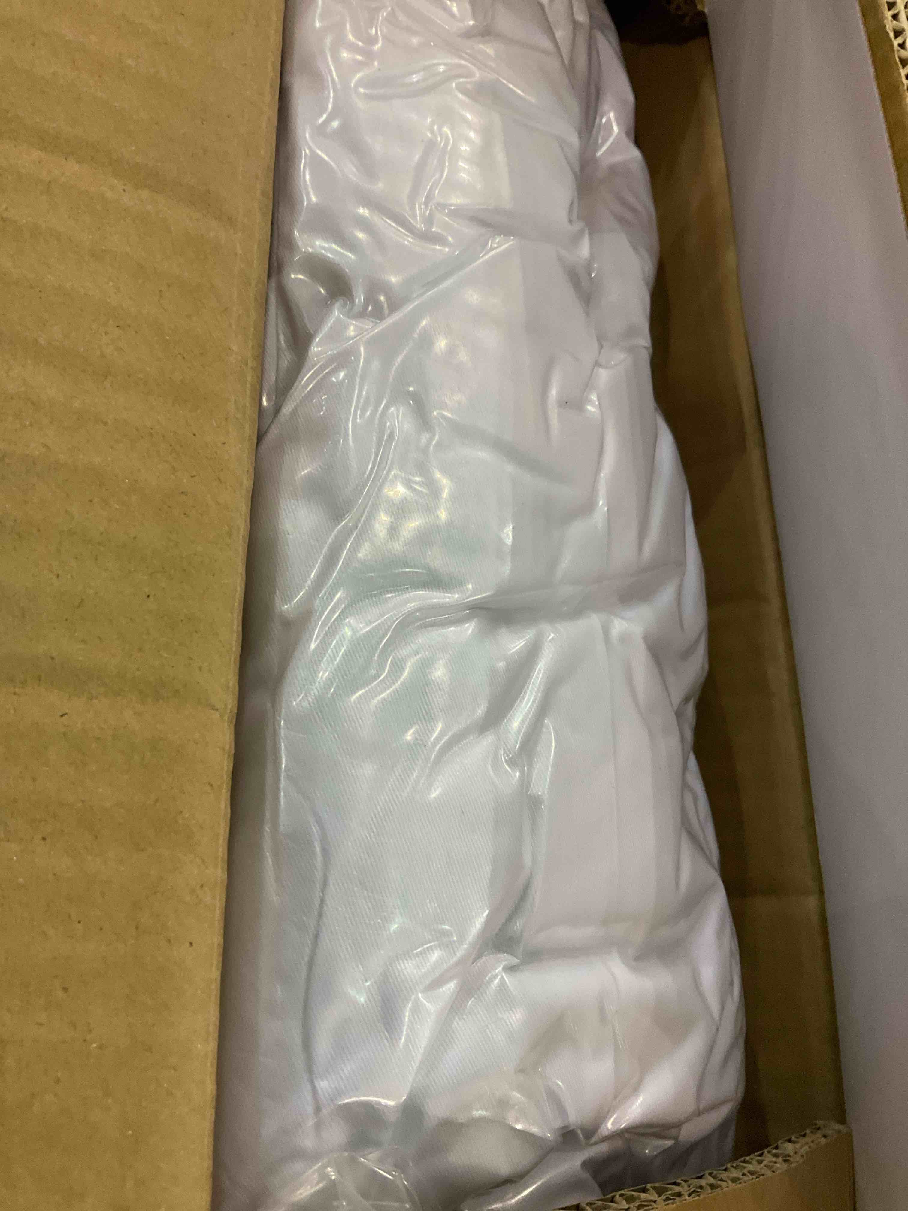 https://s3.amazonaws.com/lotting-images-prod/BargainHunt/EXS01090932_1709730650729.jpeg