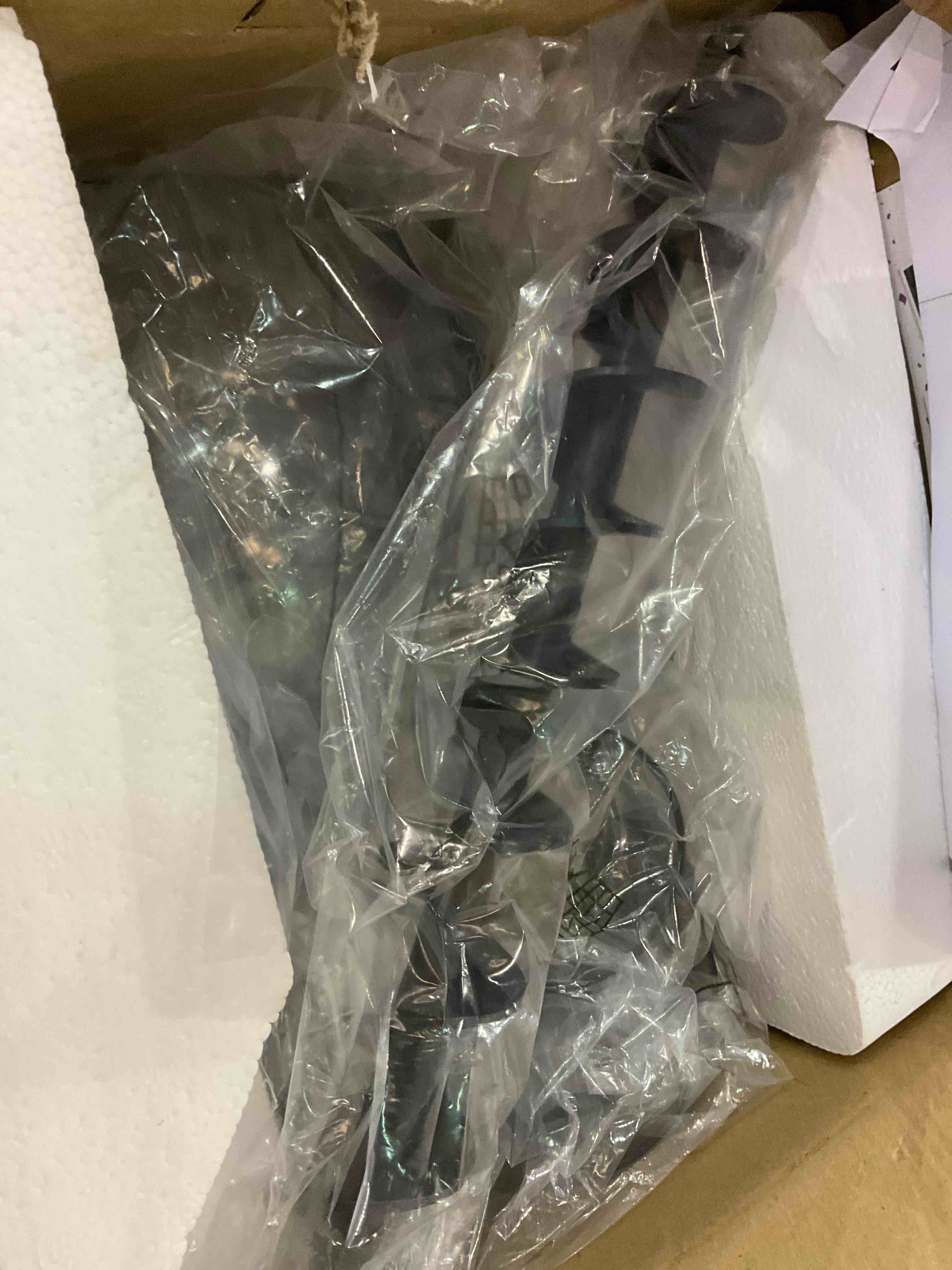 https://s3.amazonaws.com/lotting-images-prod/BargainHunt/EXS01090939_1709736302861.jpeg