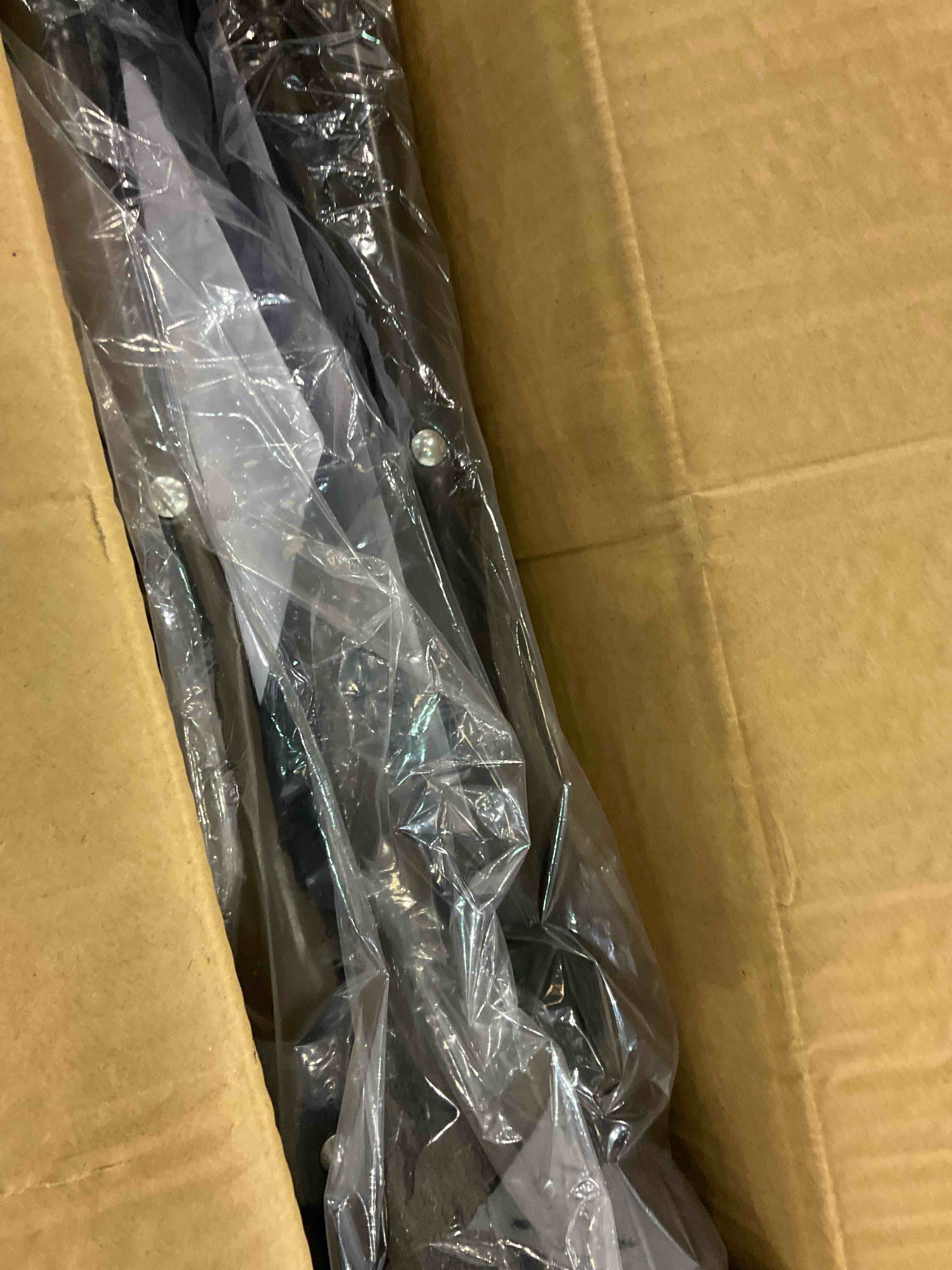 https://s3.amazonaws.com/lotting-images-prod/BargainHunt/EXS01090960_1709746724233.jpeg