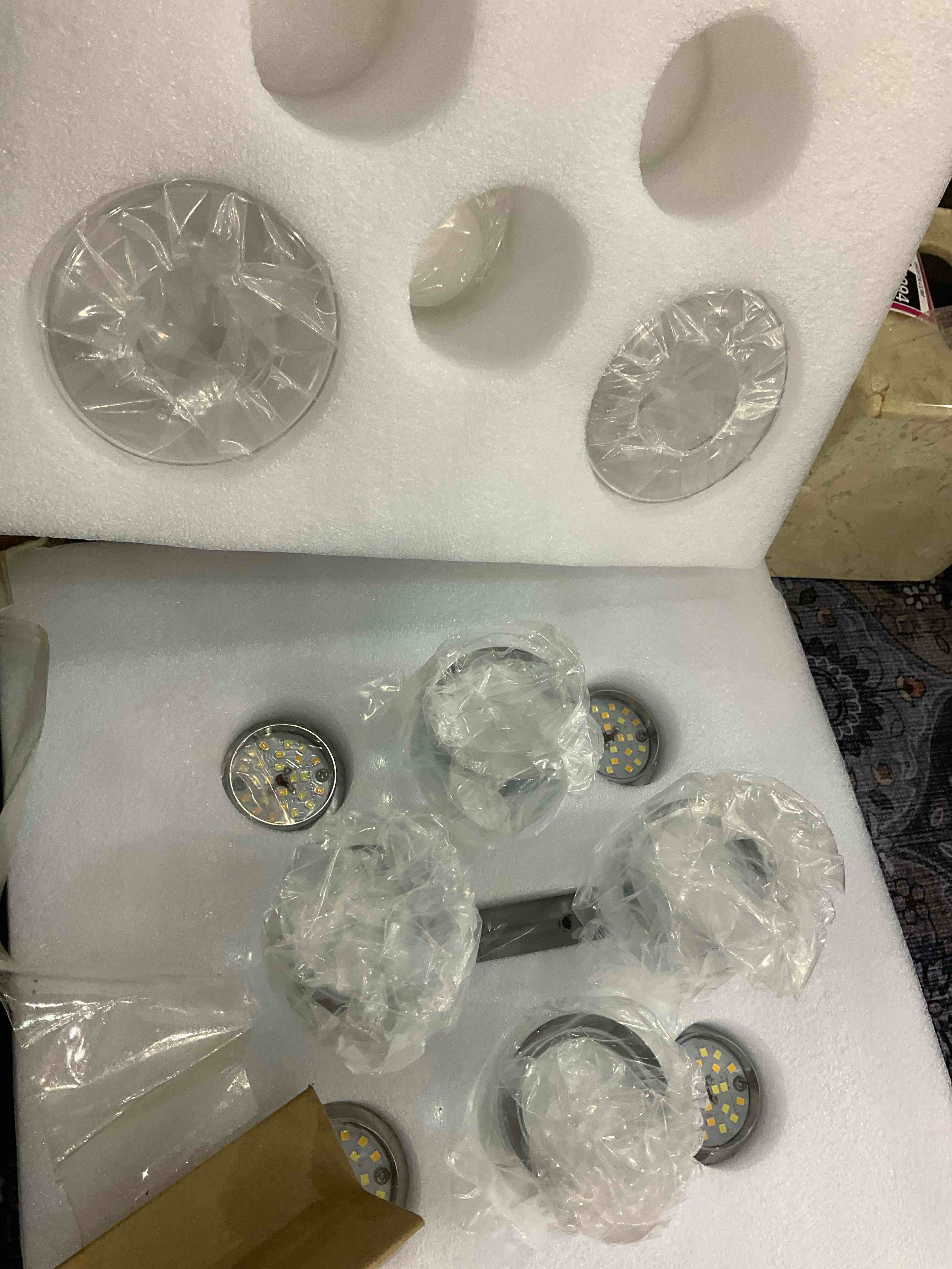 https://s3.amazonaws.com/lotting-images-prod/BargainHunt/EXS01090990_1709753214721.jpeg
