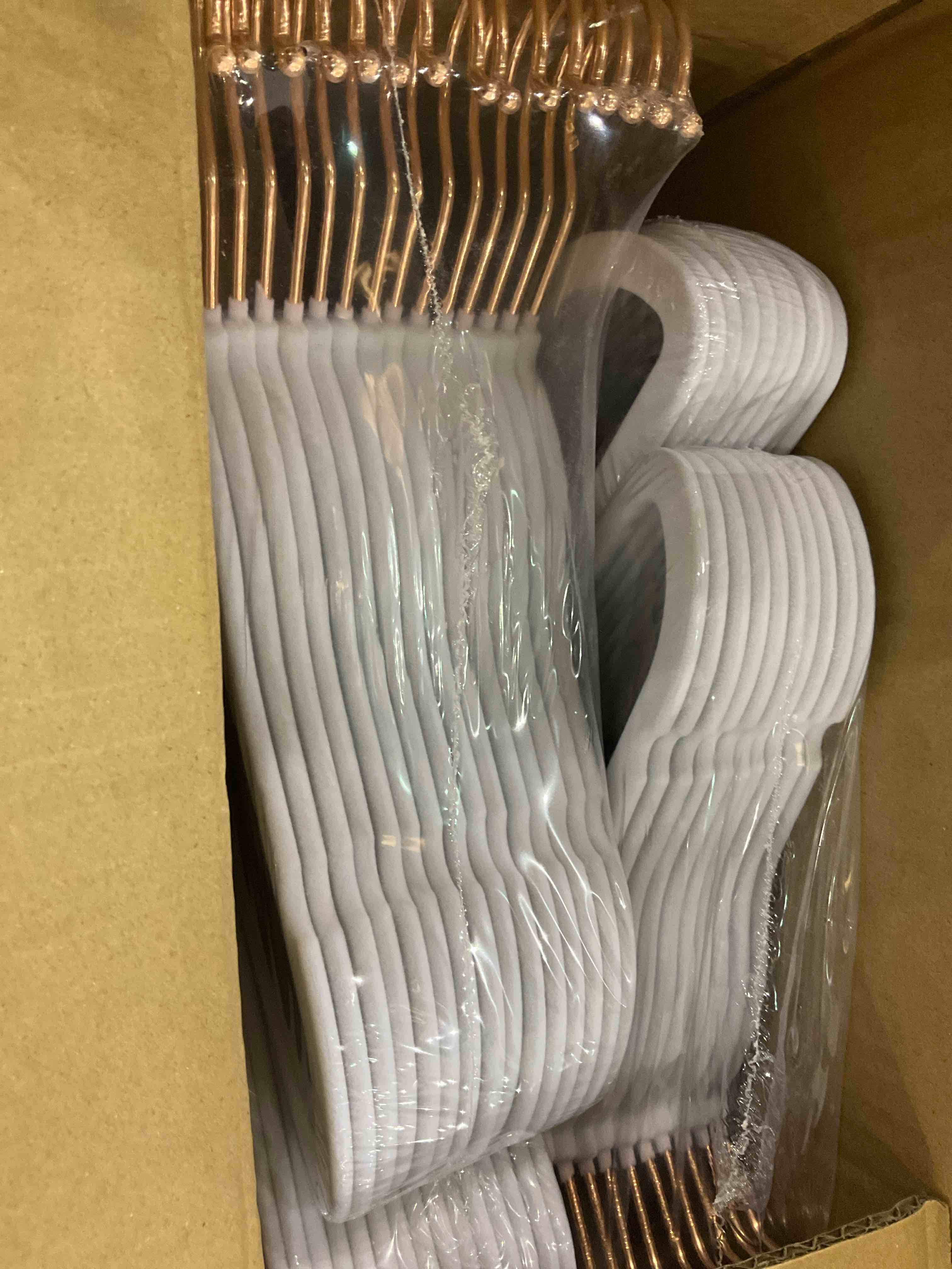 https://s3.amazonaws.com/lotting-images-prod/BargainHunt/EXS01090991_1709753351741.jpeg