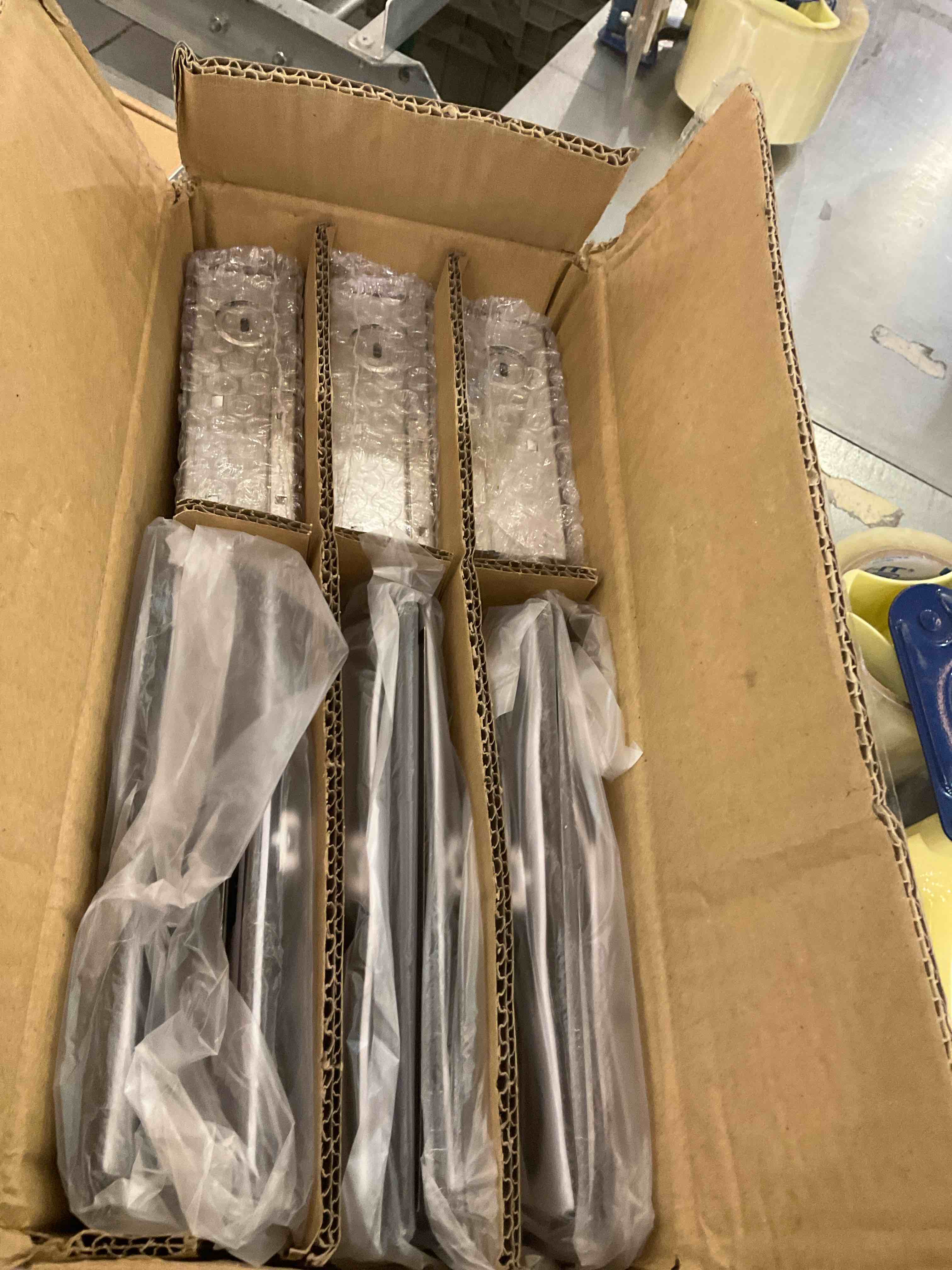 https://s3.amazonaws.com/lotting-images-prod/BargainHunt/EXS01091127_1708454213188.jpeg