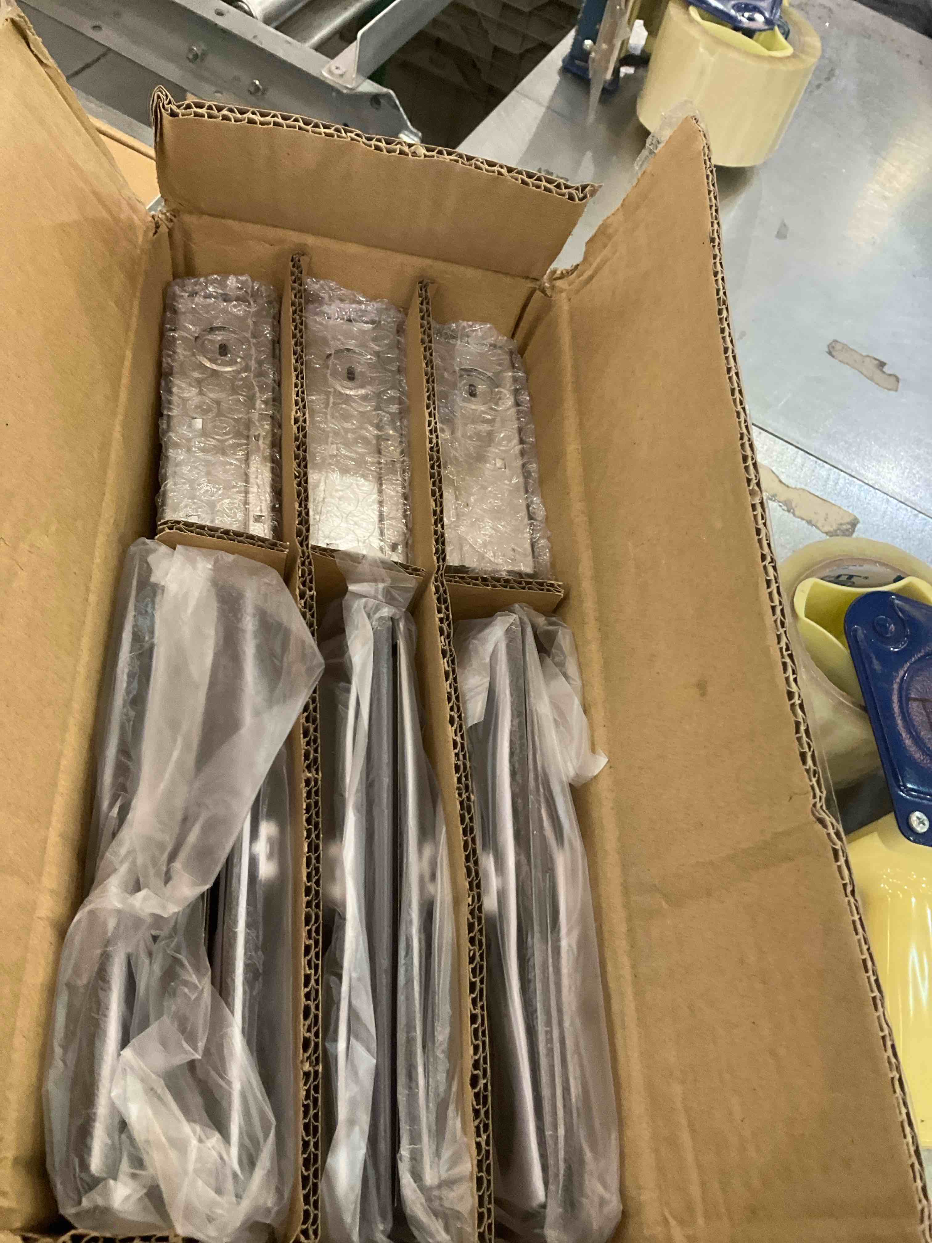 https://s3.amazonaws.com/lotting-images-prod/BargainHunt/EXS01091127_1708454215165.jpeg