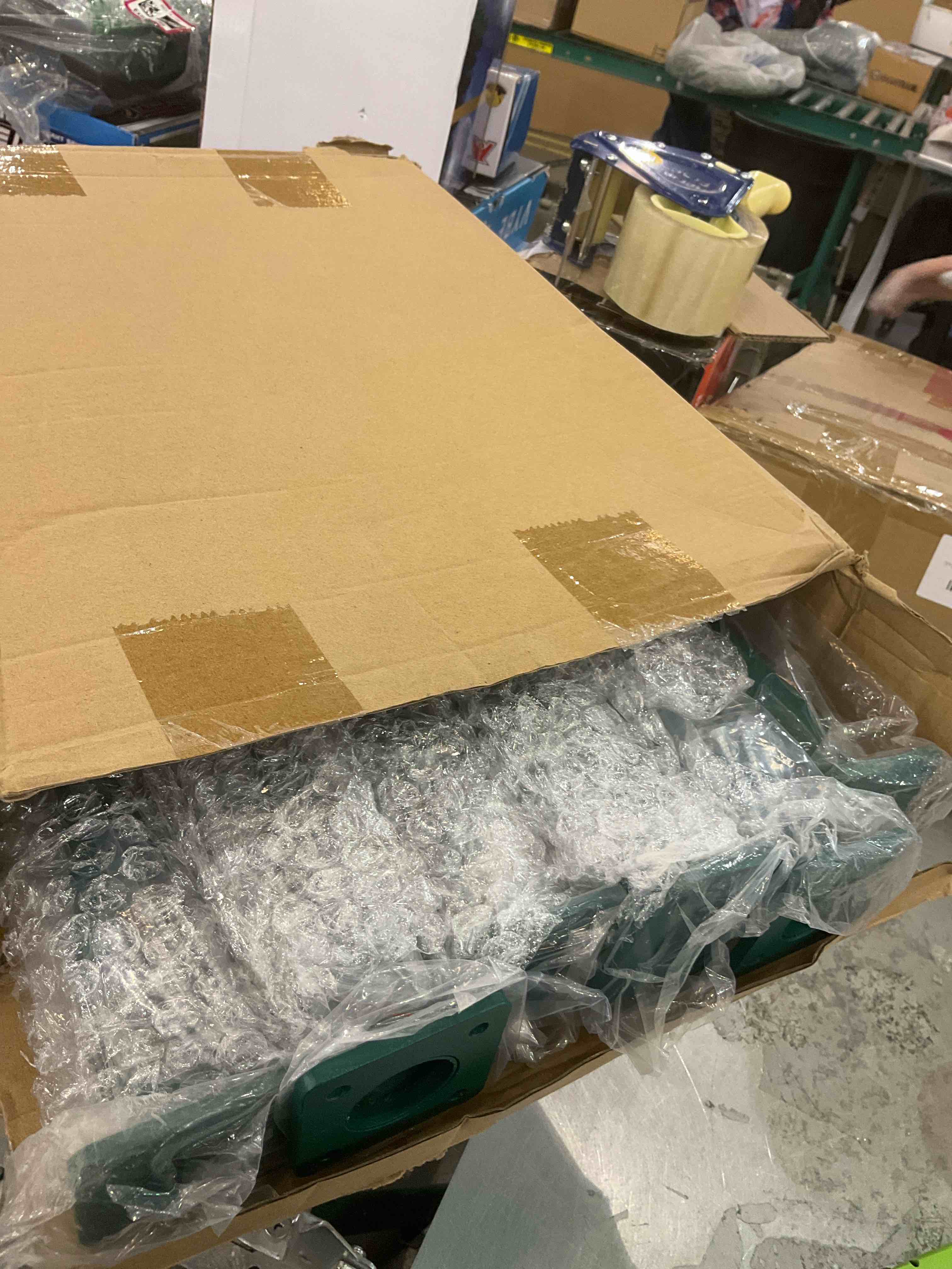 https://s3.amazonaws.com/lotting-images-prod/BargainHunt/EXS01091159_1708459491874.jpeg